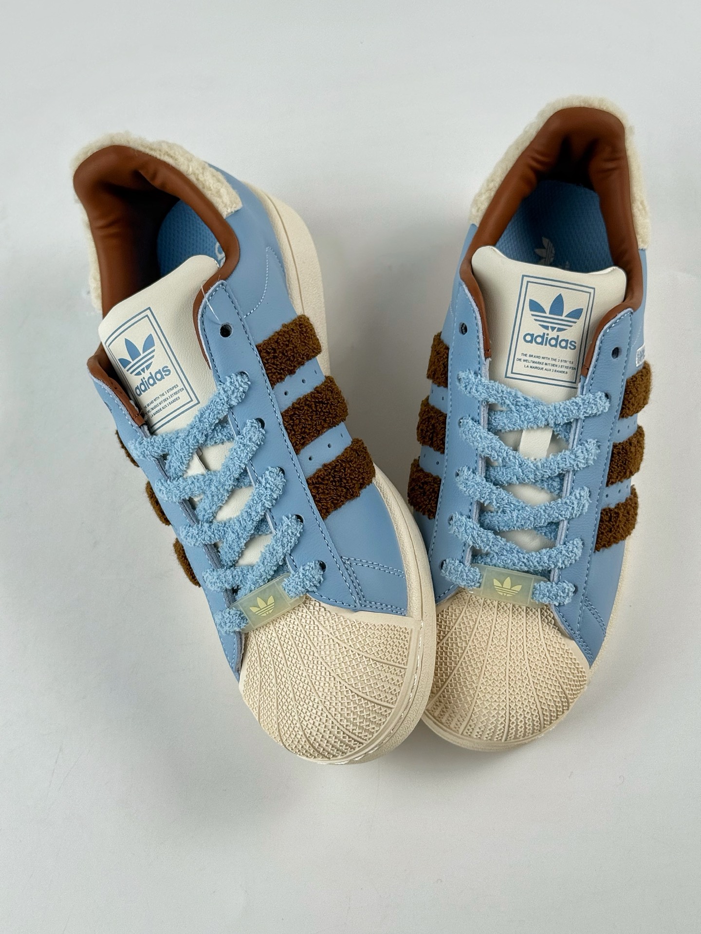 Adidas Originals Superstar 蓝棕 此款鞋采 JR6987-莆田鞋,莆田鞋货源,高仿鞋,高仿鞋货源,安福档口,莆田高仿鞋,莆田鞋批发,高仿鞋批发,莆田高仿运动鞋,高仿运动鞋,莆田运动鞋 Adidas Originals Superstar 蓝棕 此款鞋采 JR6987