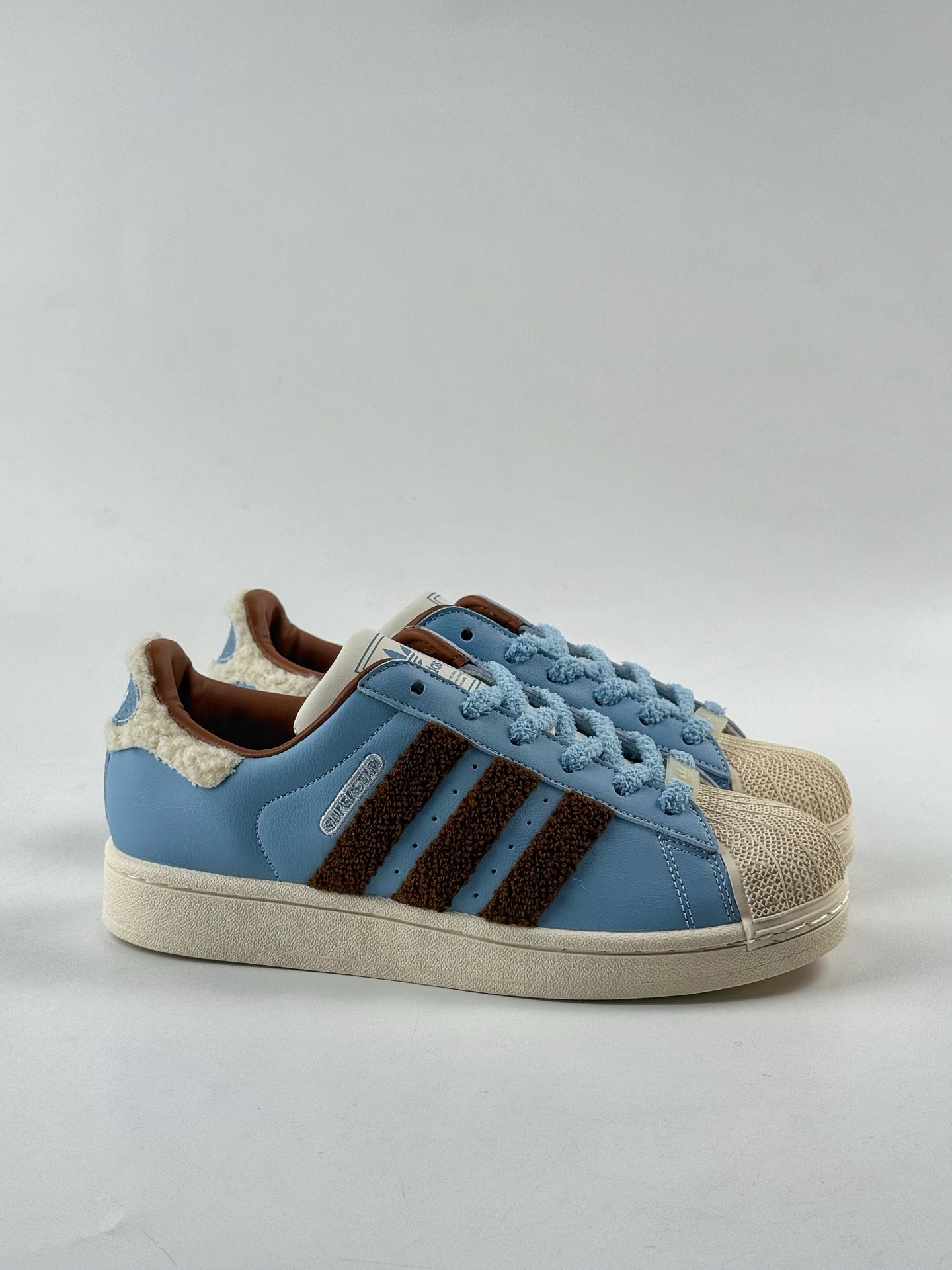 Adidas Originals Superstar 蓝棕 此款鞋采 JR6987-莆田鞋,莆田鞋货源,高仿鞋,高仿鞋货源,安福档口,莆田高仿鞋,莆田鞋批发,高仿鞋批发,莆田高仿运动鞋,高仿运动鞋,莆田运动鞋 Adidas Originals Superstar 蓝棕 此款鞋采 JR6987