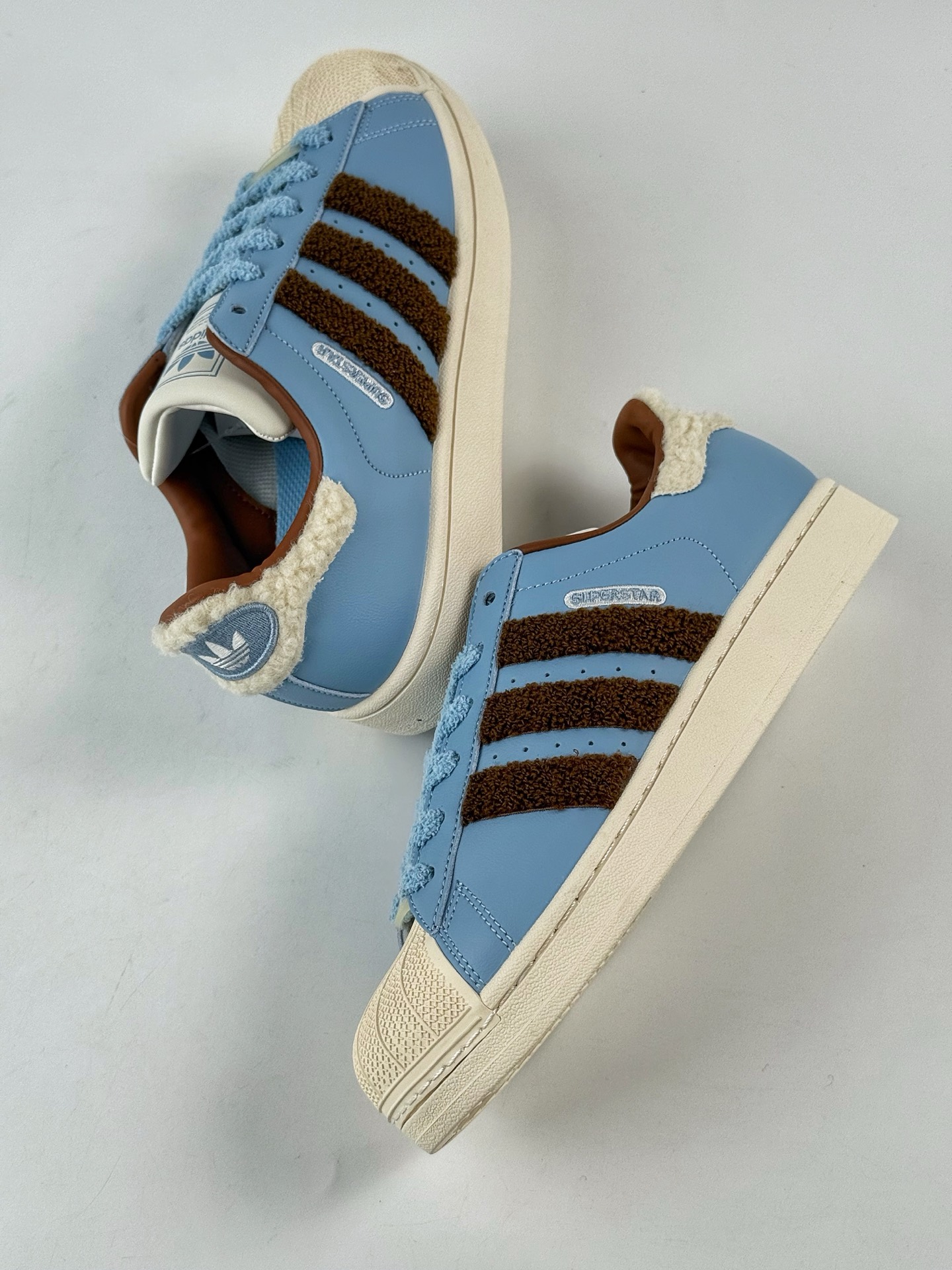 Adidas Originals Superstar 蓝棕 此款鞋采 JR6987-莆田鞋,莆田鞋货源,高仿鞋,高仿鞋货源,安福档口,莆田高仿鞋,莆田鞋批发,高仿鞋批发,莆田高仿运动鞋,高仿运动鞋,莆田运动鞋 Adidas Originals Superstar 蓝棕 此款鞋采 JR6987