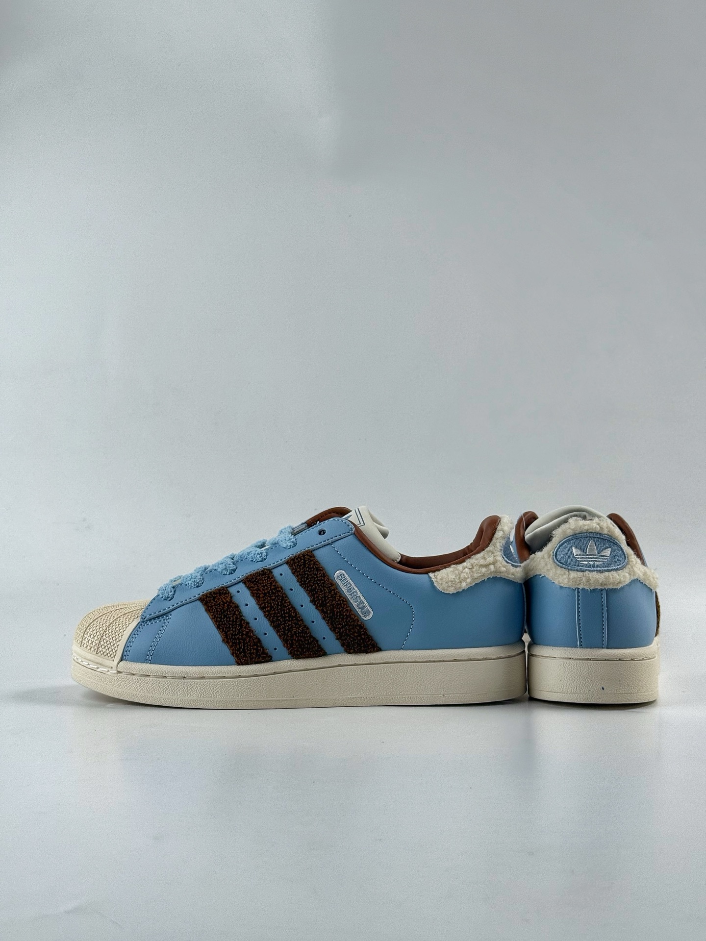 Adidas Originals Superstar 蓝棕 此款鞋采 JR6987-莆田鞋,莆田鞋货源,高仿鞋,高仿鞋货源,安福档口,莆田高仿鞋,莆田鞋批发,高仿鞋批发,莆田高仿运动鞋,高仿运动鞋,莆田运动鞋 Adidas Originals Superstar 蓝棕 此款鞋采 JR6987