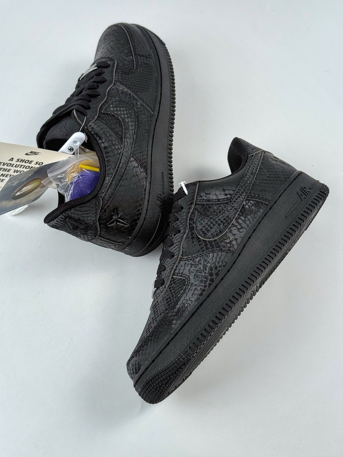 Nike Air Force 1 Low 07 专属logo（曼巴蛇图案）黑色 IB0018-003