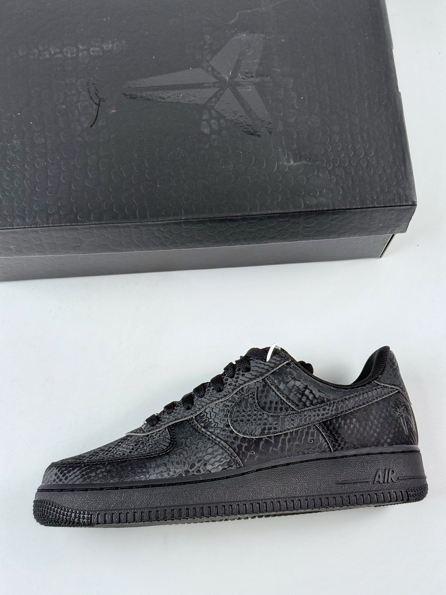 Nike Air Force 1 Low 07 专属logo（曼巴蛇图案）黑色 IB0018-003