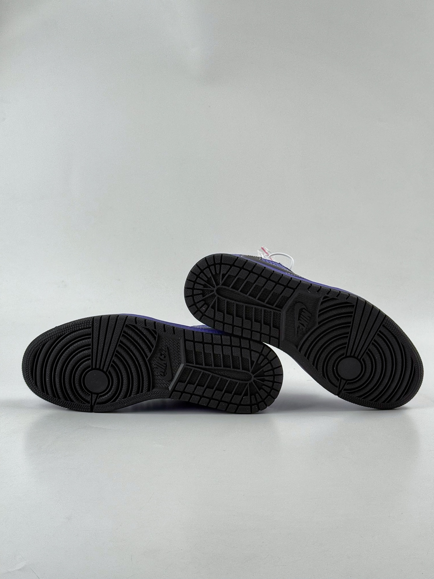 Travis Scott x Nike Air Jordan 1 Low x Kobe Bryant Air Jordan 1 Low 反转紫黑倒钩 LD2028-038