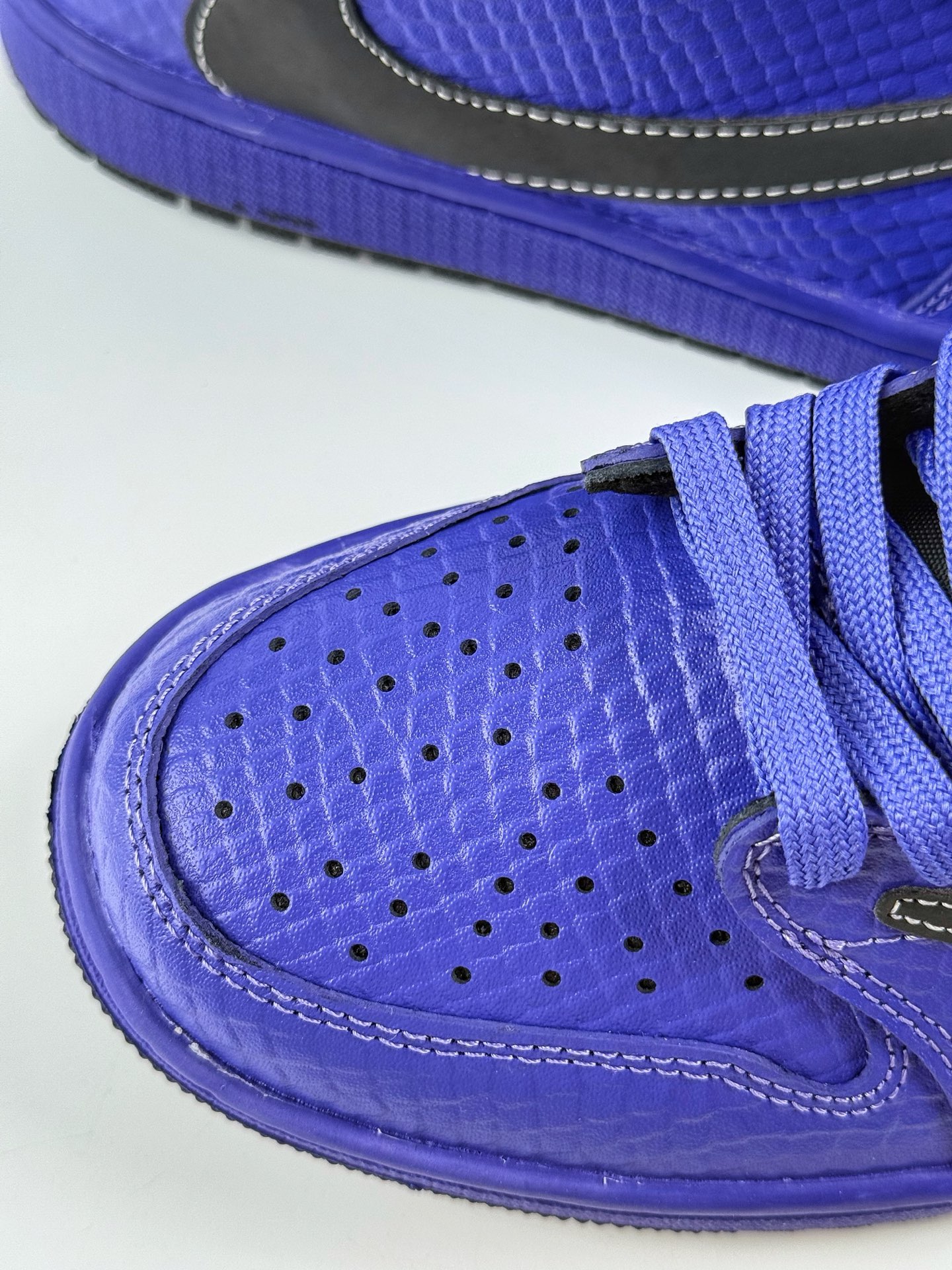 Travis Scott x Nike Air Jordan 1 Low x Kobe Bryant Air Jordan 1 Low 反转紫黑倒钩 LD2028-038