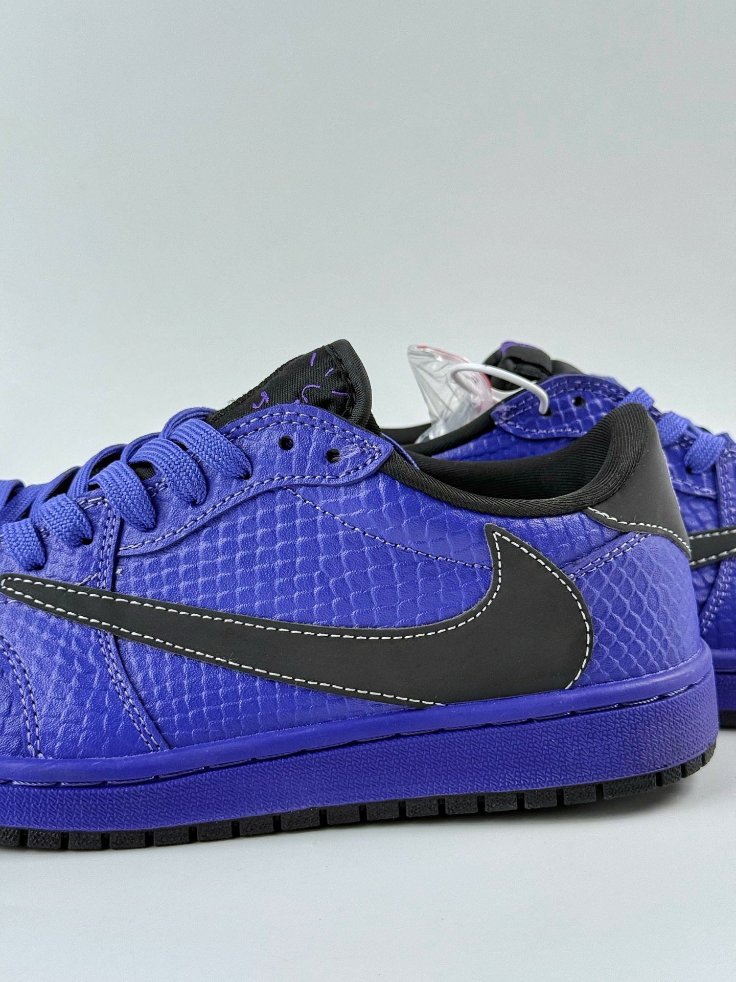 Travis Scott x Nike Air Jordan 1 Low x Kobe Bryant Air Jordan 1 Low 反转紫黑倒钩 LD2028-038