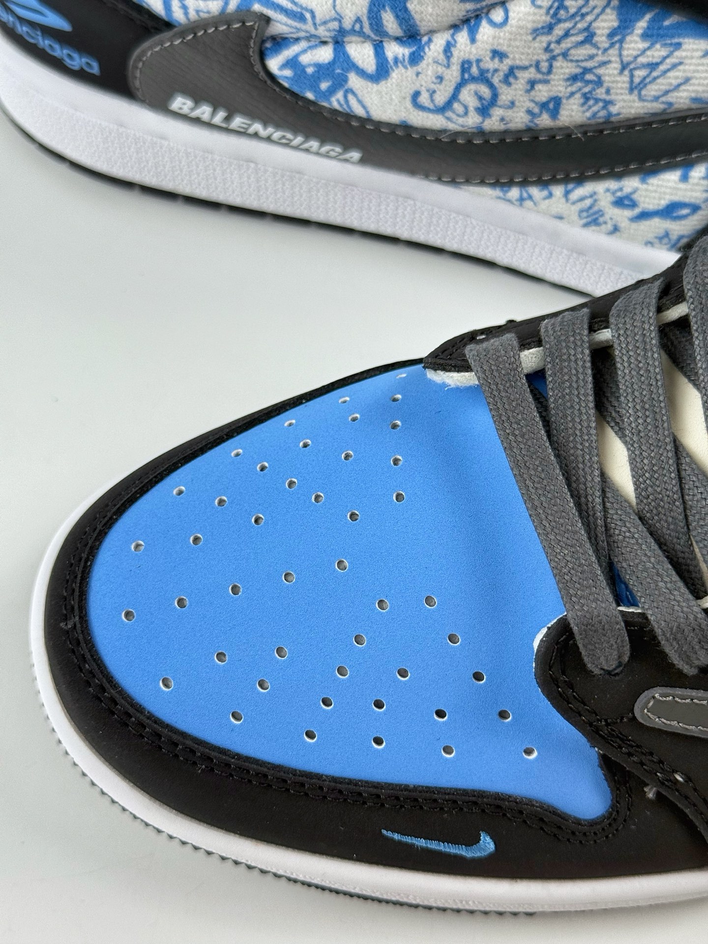 Travis Scott x Nike Air Jordan 1 Low x Balenciaga Air Jordan 1 Low 反转黑蓝小勾倒钩 XD0798-306