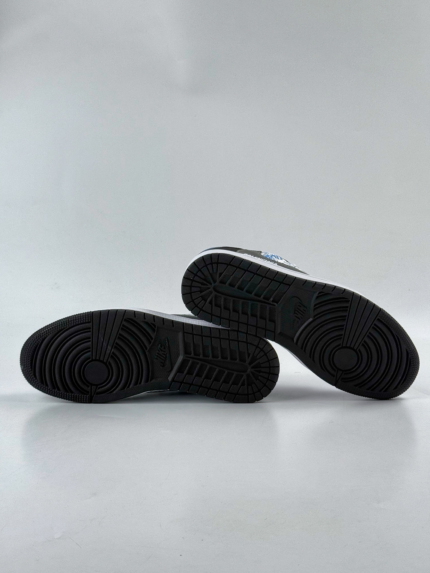 Travis Scott x Nike Air Jordan 1 Low x Balenciaga Air Jordan 1 Low 反转黑蓝小勾倒钩 XD0798-306