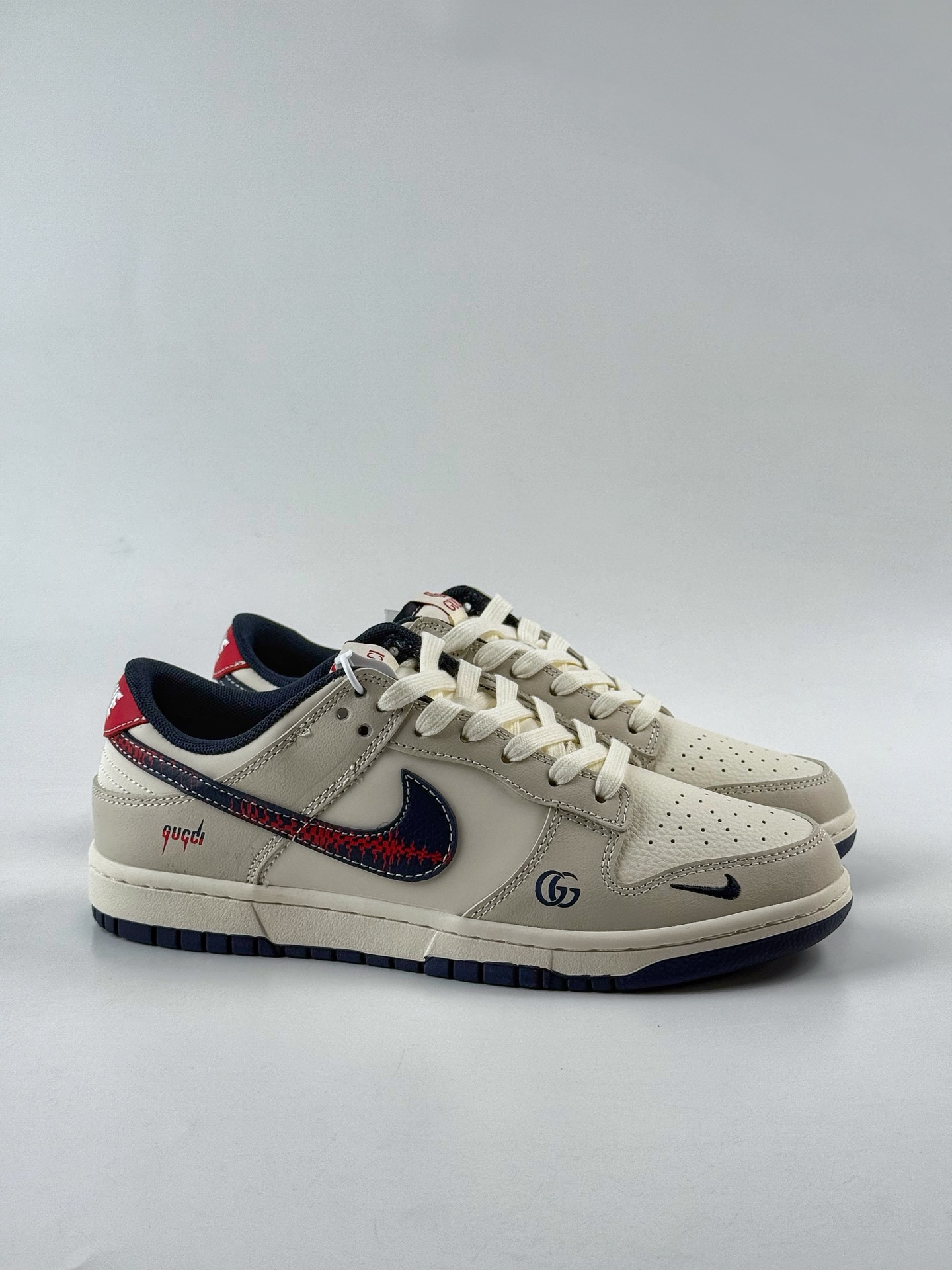 Nike SB Dunk Low x GUCCI 米白小勾 HS2506-217