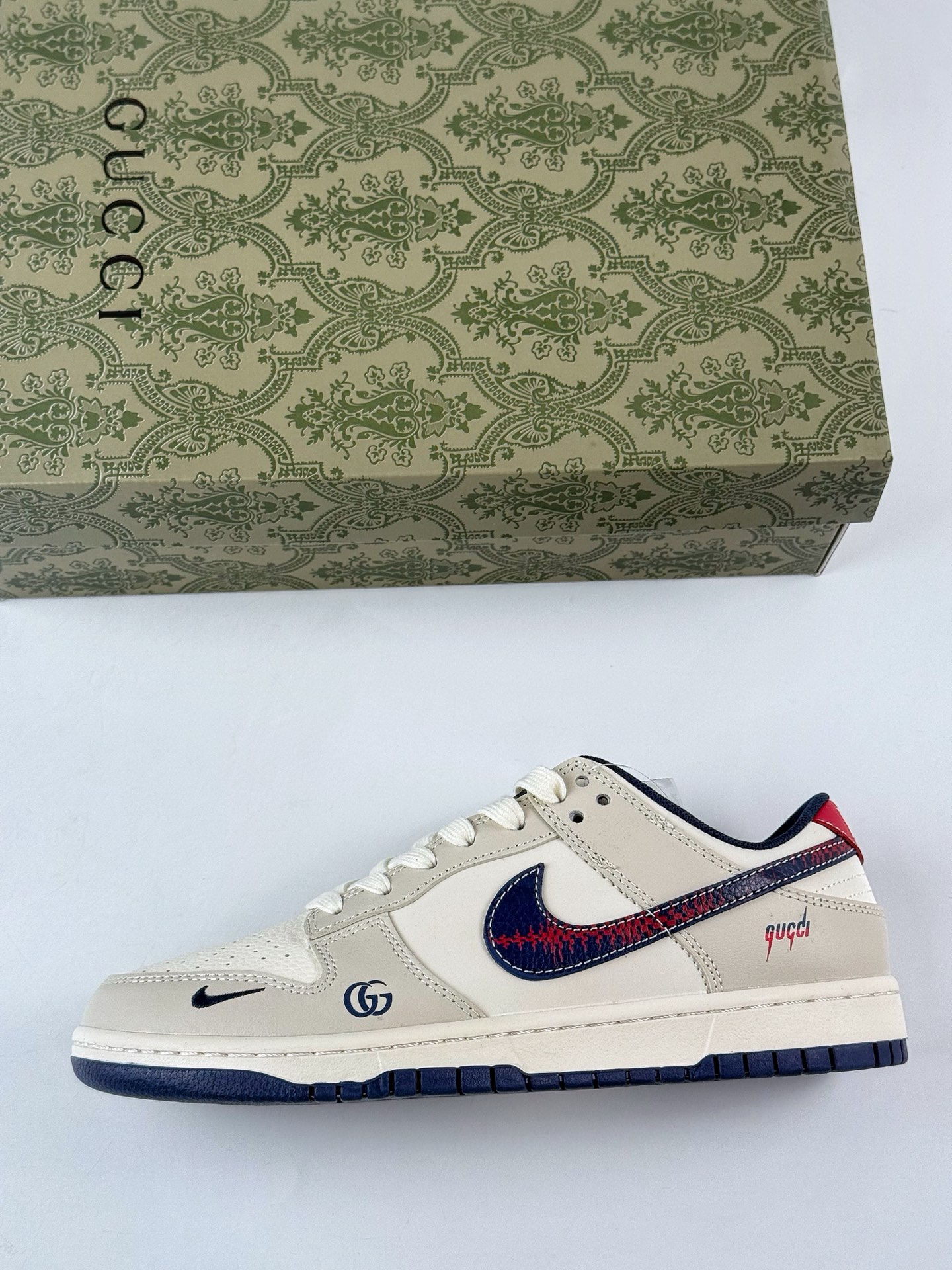 Nike SB Dunk Low x GUCCI 米白小勾 HS2506-217