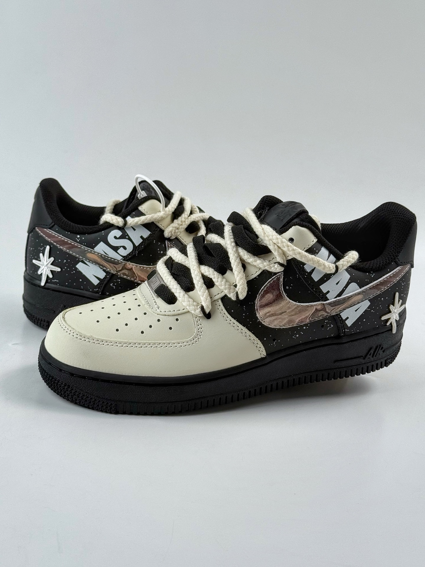 Nike Air Force 1 Low 07 科幻系列 皮革 黑武士 遨游木星 黑米 DX2920-001