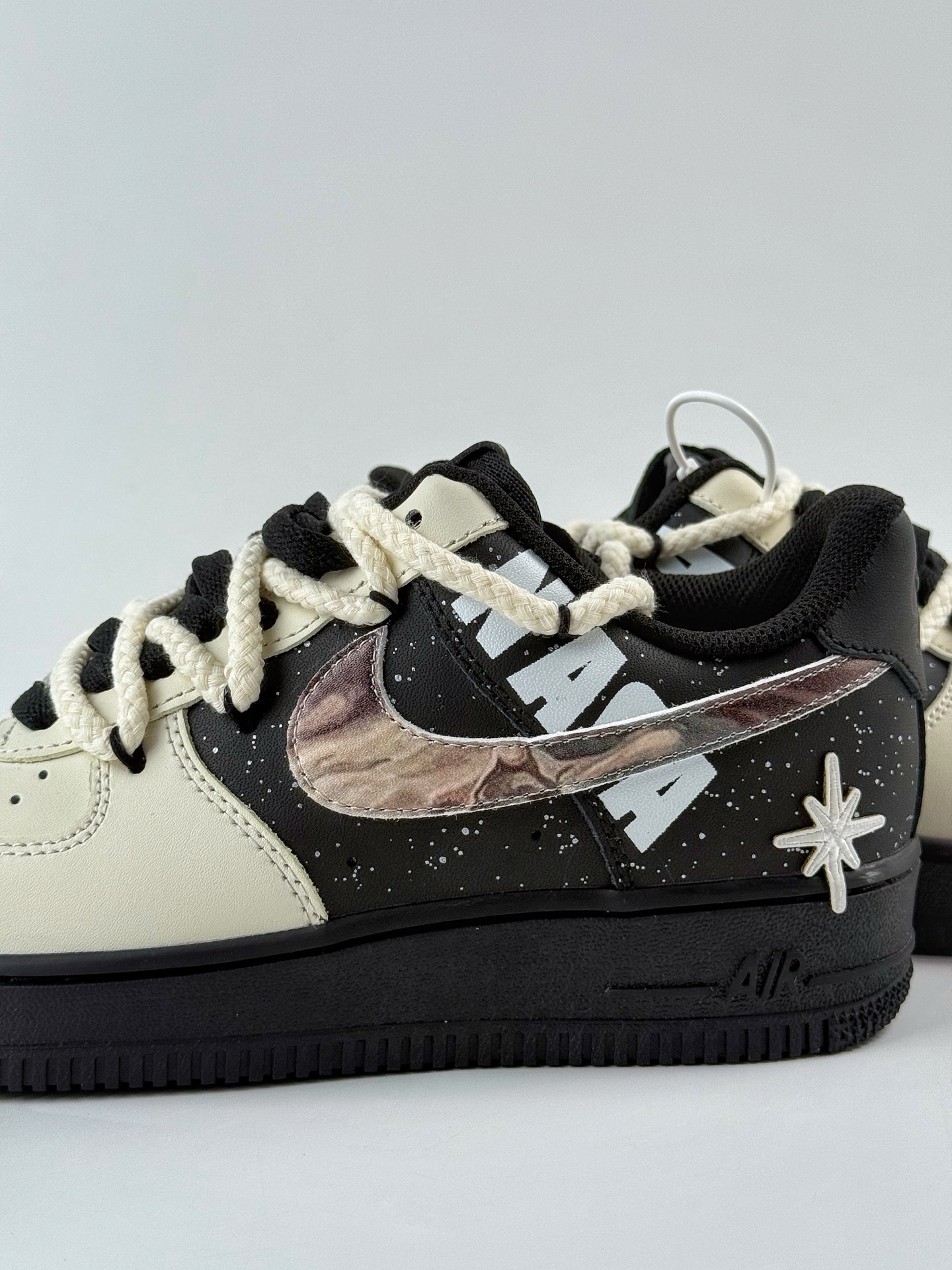 Nike Air Force 1 Low 07 科幻系列 皮革 黑武士 遨游木星 黑米 DX2920-001