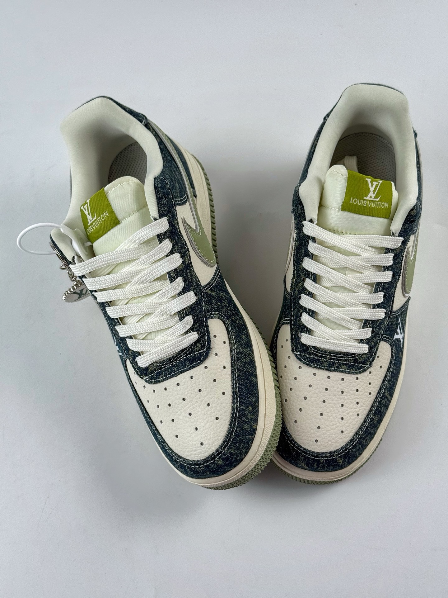 220 Nike Air Force 1 Low 07 x Louis Vuitton 黑白绿 DX1888-098-Chinese UA Cheap High Quatity Brand Clothes Bags handbags Sneakers wholesale wholesaler seller from China Factory suppliers Fashion Clothing Shoes best Quality Beautiful Price 220 Nike Air Force 1 Low 07 x Louis Vuitton 黑白绿 DX1888-098