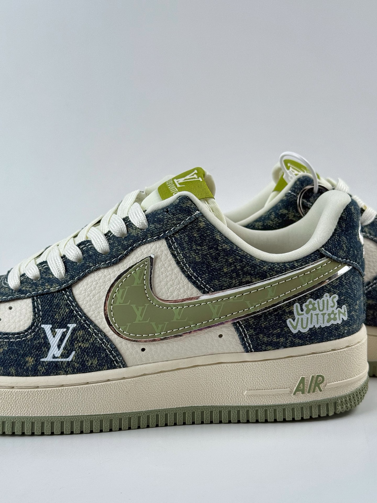 220 Nike Air Force 1 Low 07 x Louis Vuitton 黑白绿 DX1888-098-Chinese UA Cheap High Quatity Brand Clothes Bags handbags Sneakers wholesale wholesaler seller from China Factory suppliers Fashion Clothing Shoes best Quality Beautiful Price 220 Nike Air Force 1 Low 07 x Louis Vuitton 黑白绿 DX1888-098