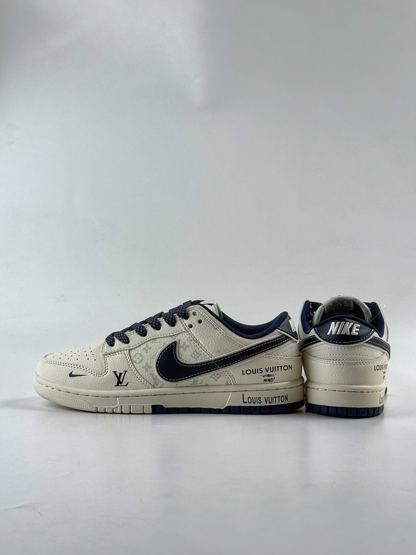 Nike SB Dunk Low x Louis Vuitton 白黑小勾满天星 HT5088-610 Nike SB Dunk Low x Louis Vuitton 白黑小勾满天星 HT5088-610