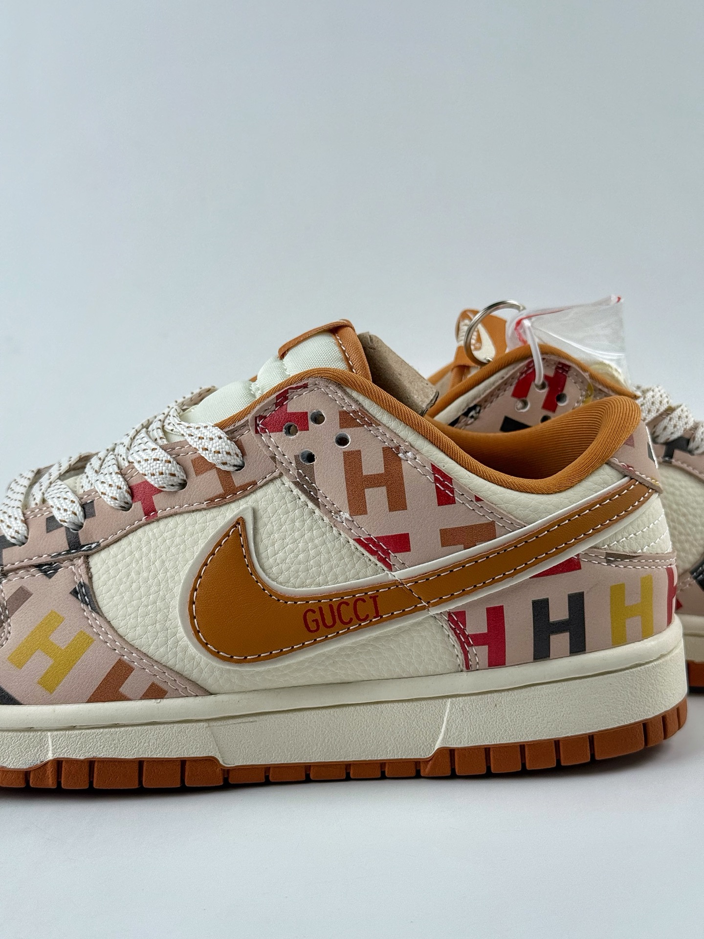 Nike SB Dunk Low x GUCCI 米棕满天星 SR8888-012 Nike SB Dunk Low x GUCCI 米棕满天星 SR8888-012