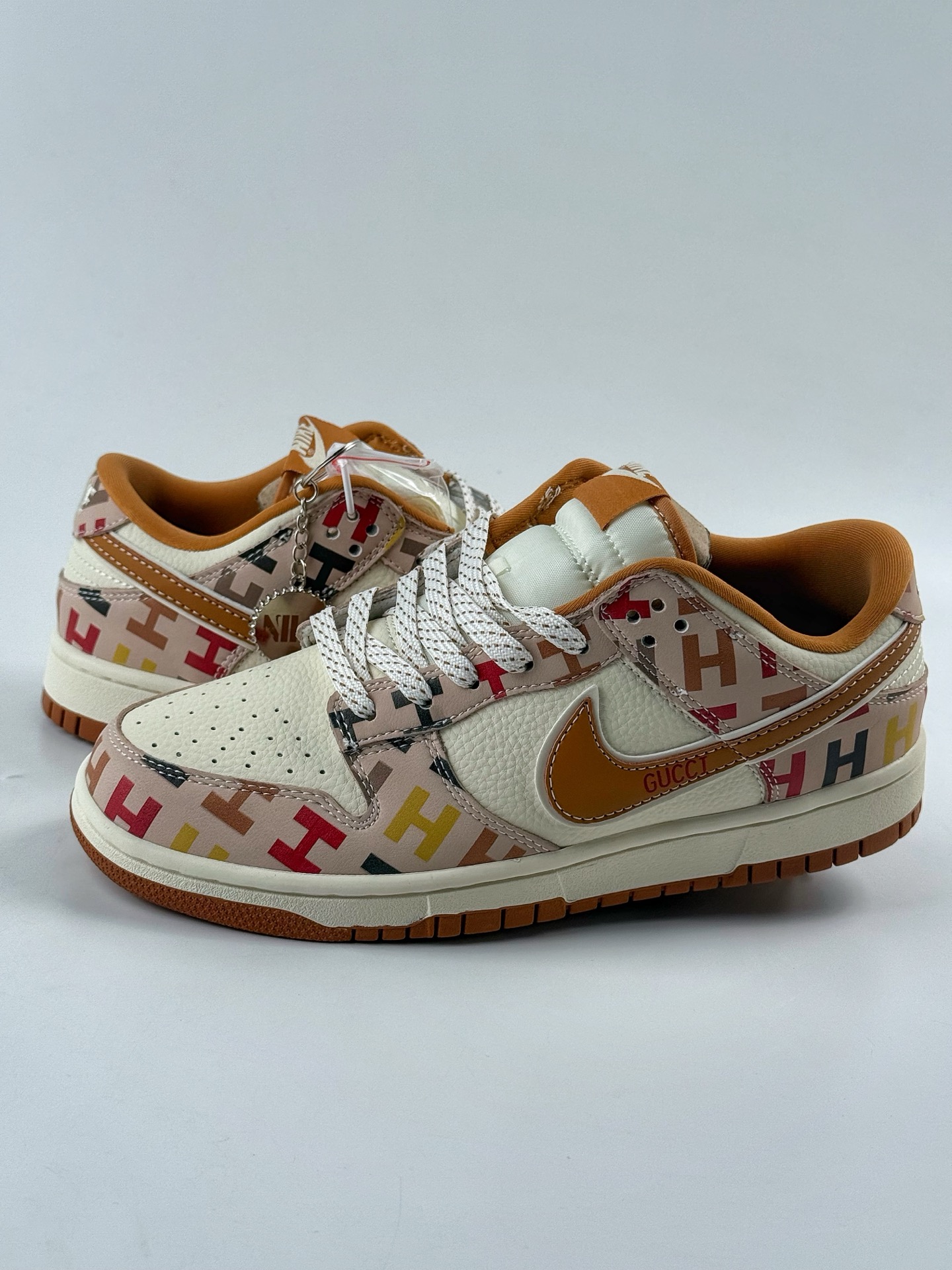 Nike SB Dunk Low x GUCCI 米棕满天星 SR8888-012 Nike SB Dunk Low x GUCCI 米棕满天星 SR8888-012