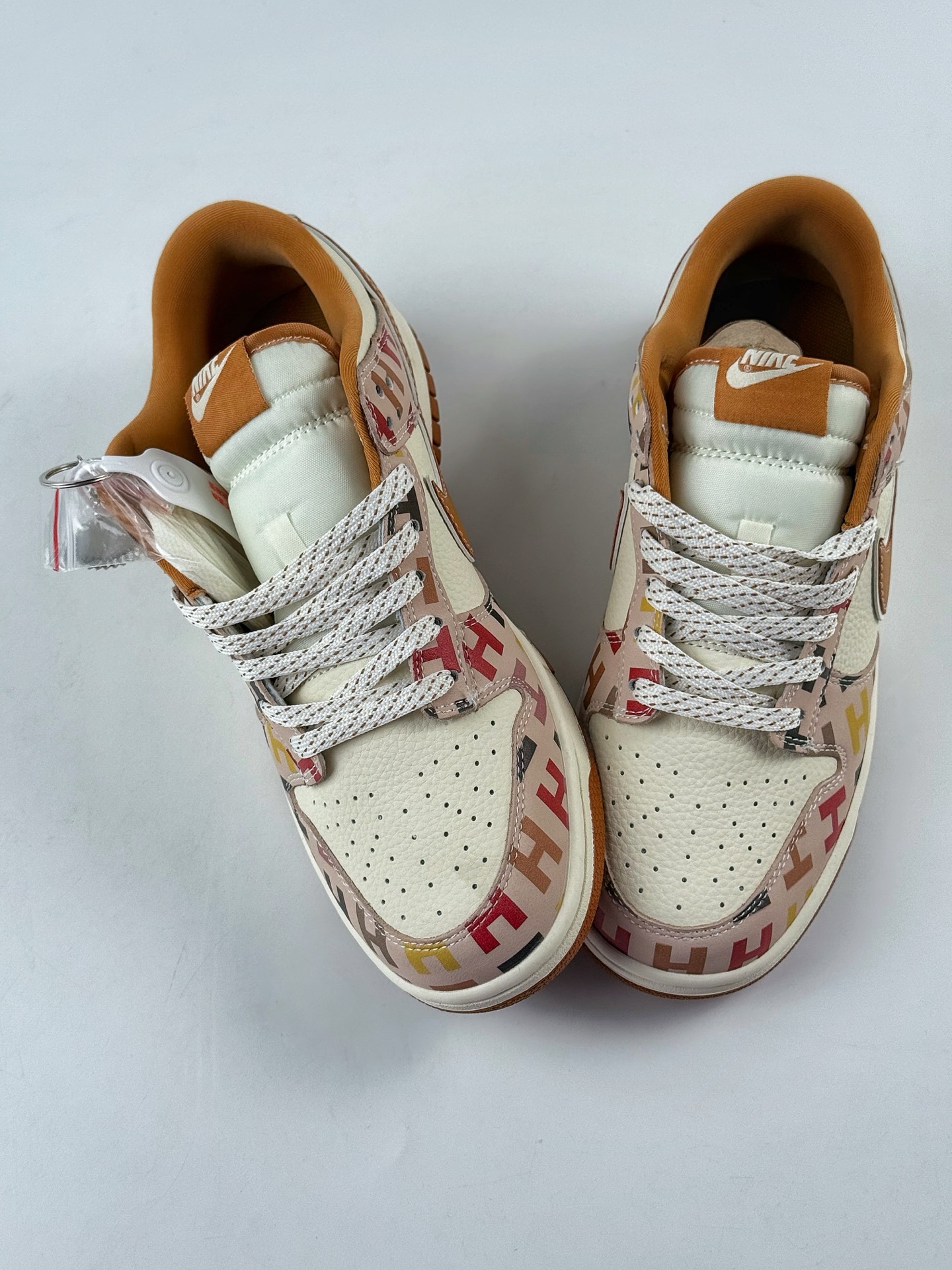 Nike SB Dunk Low x GUCCI 米棕满天星 SR8888-012 Nike SB Dunk Low x GUCCI 米棕满天星 SR8888-012