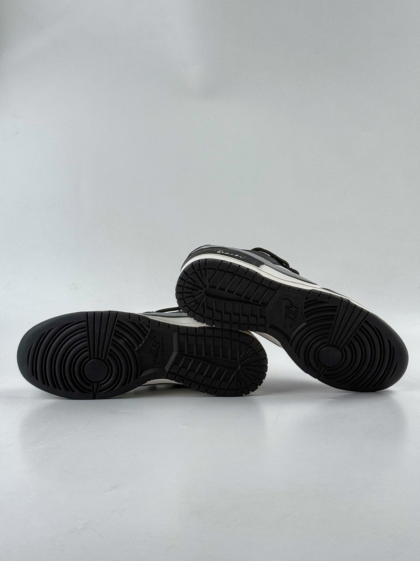 Nike SB Dunk Low 星陨之砬 黑白灰小勾 BG0518-092