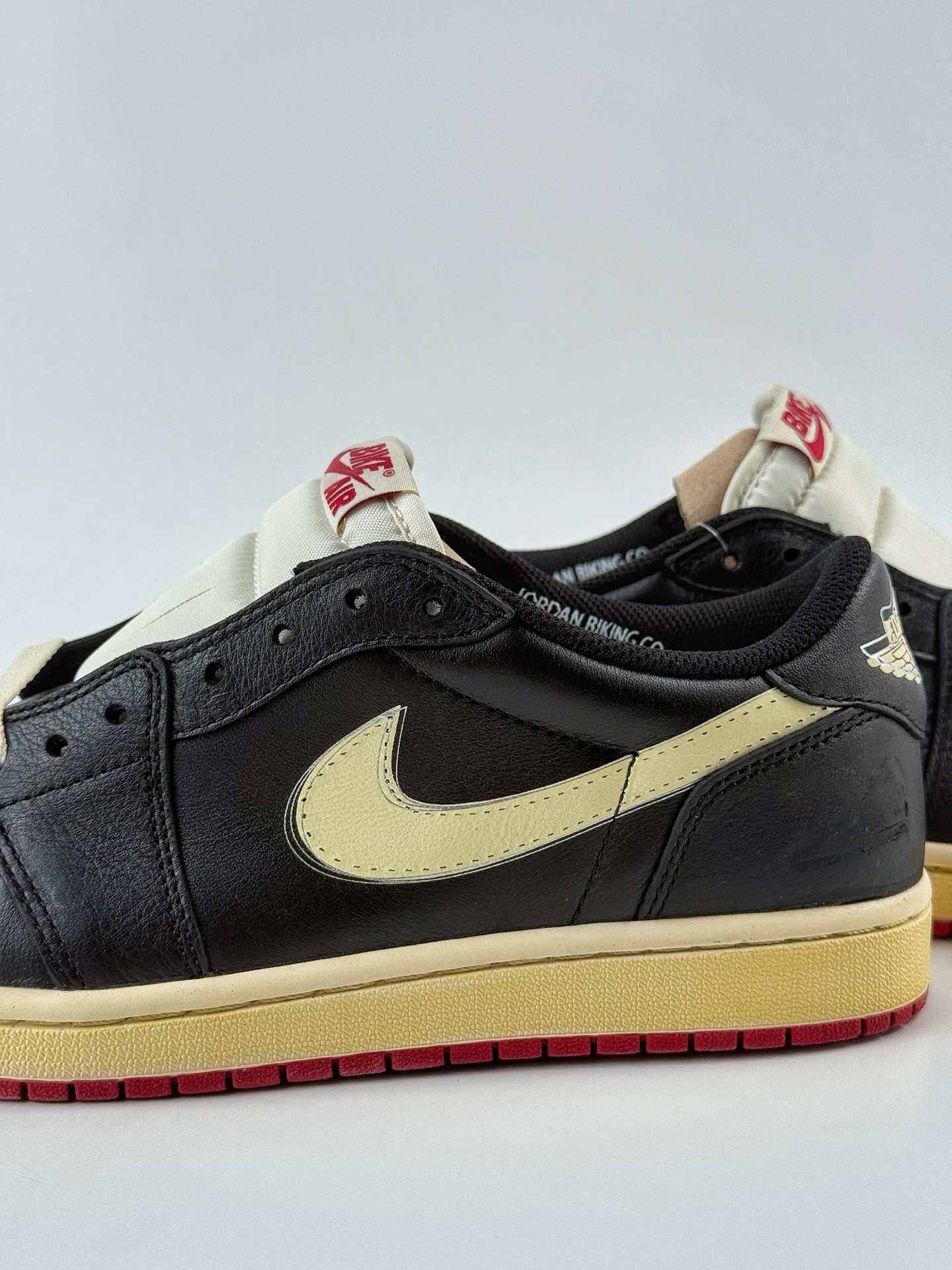 Nigel Sylvester x Jordan Air Jordan 1 Low Nitro ”Better With Time” 黑白 反转倒钩 IB8958-001