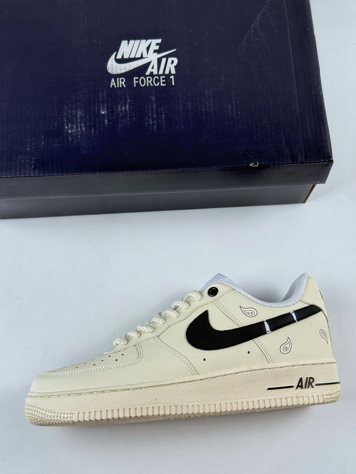 Nike Air Force 1 Low 07 佩斯利 皮革 WS 浸染涂鸦 米白 DD8959-100