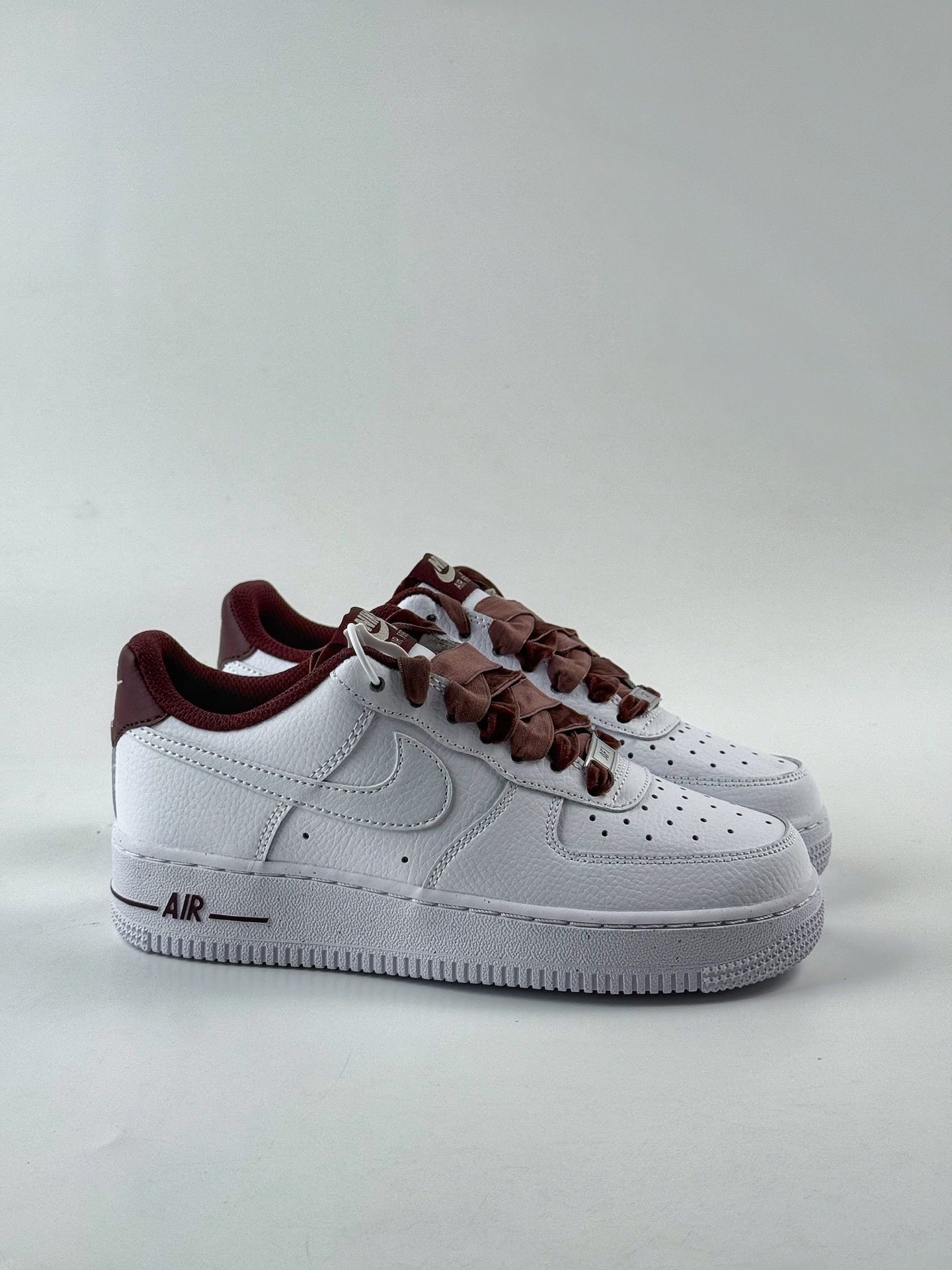 Nike Air Force 1 Low 07 白红 HV4403-600 Nike Air Force 1 Low 07 白红 HV4403-600