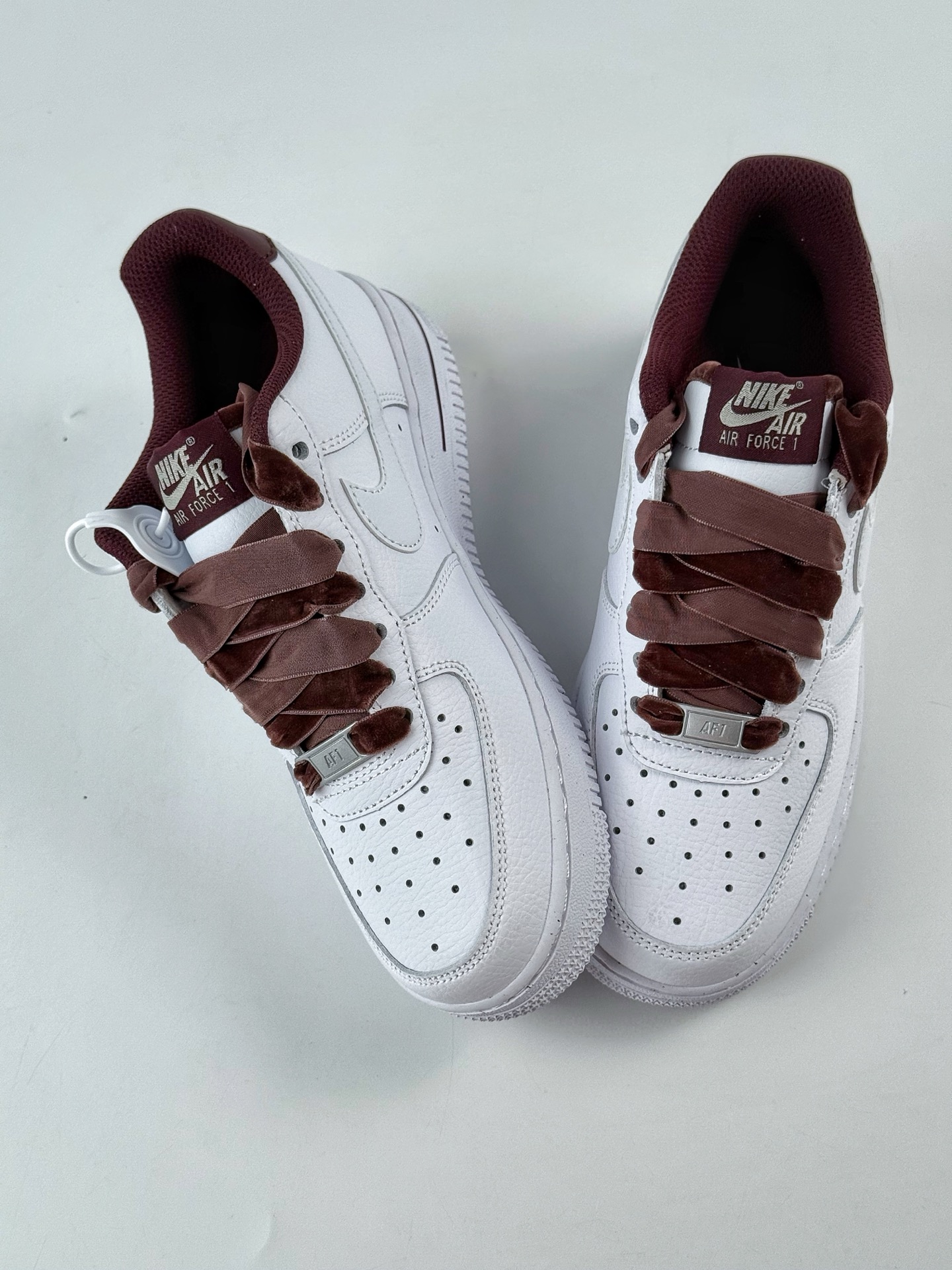 Nike Air Force 1 Low 07 白红 HV4403-600 Nike Air Force 1 Low 07 白红 HV4403-600