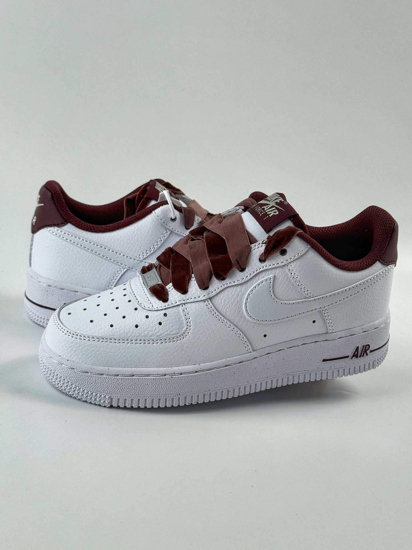 Nike Air Force 1 Low 07 白红 HV4403-600 Nike Air Force 1 Low 07 白红 HV4403-600