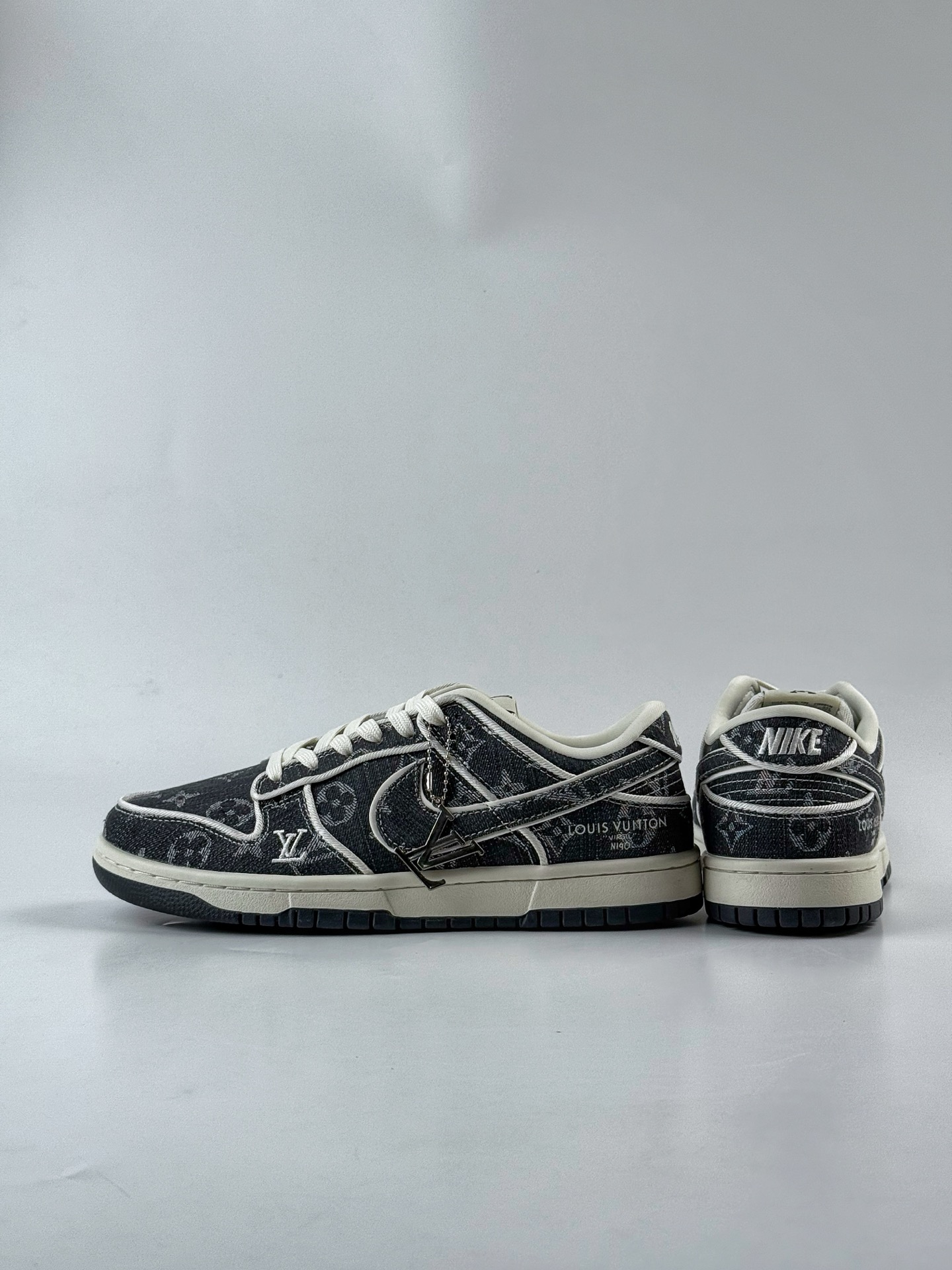 NIKE SB Dunk Low RETRO x Louis Vuitton 黑白牛仔 SC0601-470