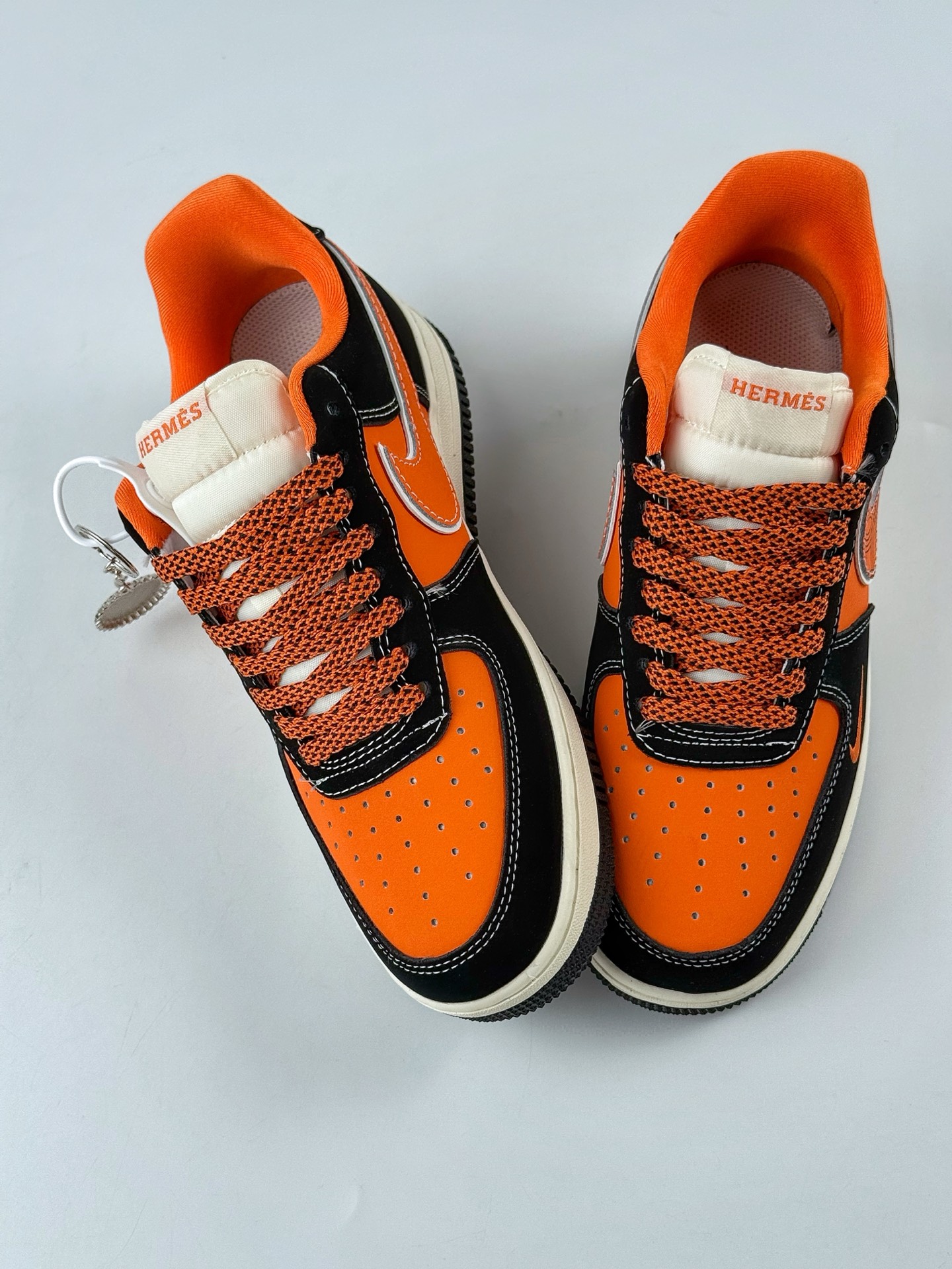 Nike Air Force 1 Low 07 x HERMES 黑橙小勾满天星 XL1979-112-High Quatity Cheap Brand wholesale wholesaler seller Clothes Bags handbags Sneakers Top Fashion Clothing Shoes from China Factory Chinese suppliers best Quality Beautiful Price Nike Air Force 1 Low 07 x HERMES 黑橙小勾满天星 XL1979-112