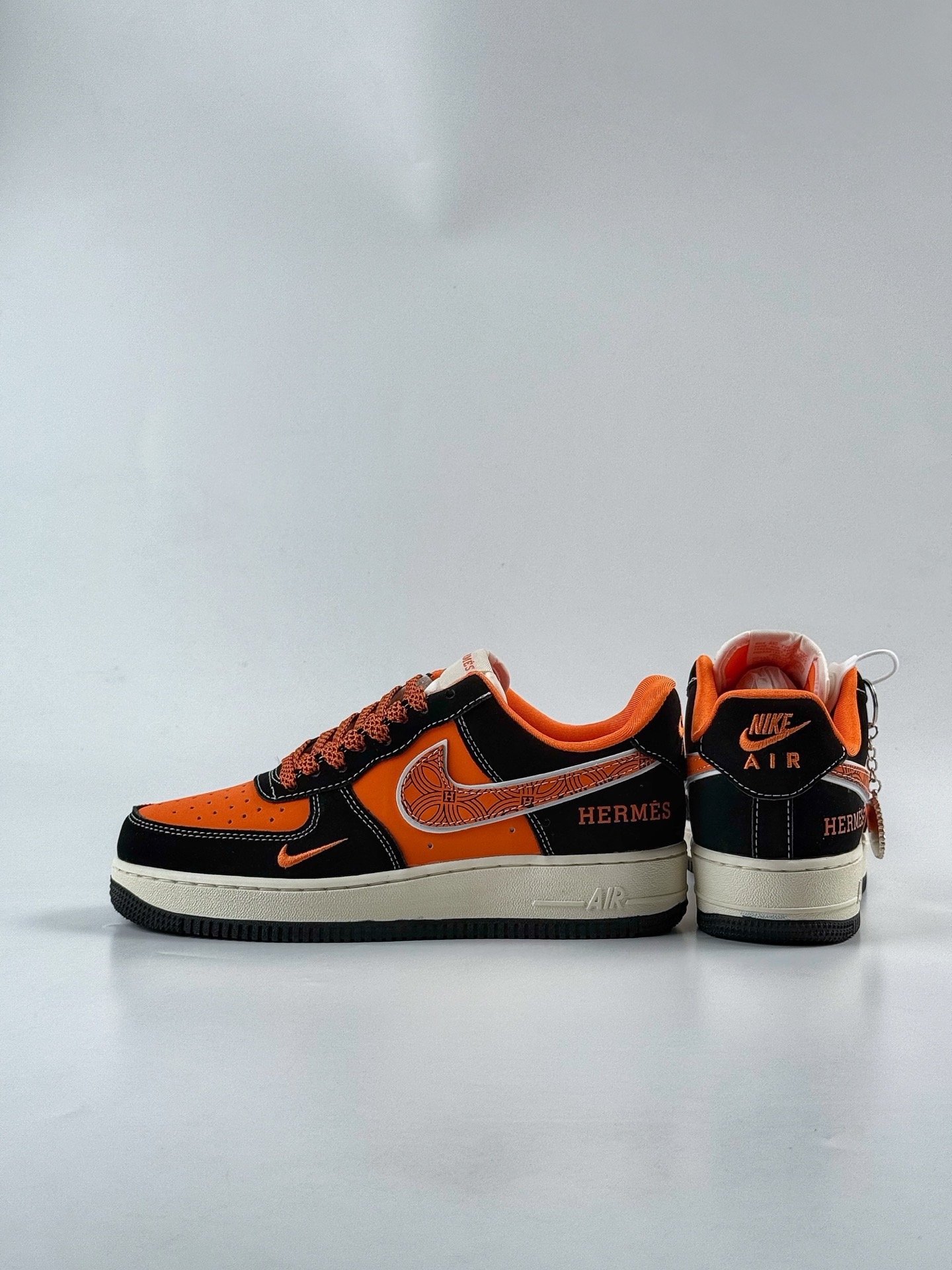 Nike Air Force 1 Low 07 x HERMES 黑橙小勾满天星 XL1979-112-High Quatity Cheap Brand wholesale wholesaler seller Clothes Bags handbags Sneakers Top Fashion Clothing Shoes from China Factory Chinese suppliers best Quality Beautiful Price Nike Air Force 1 Low 07 x HERMES 黑橙小勾满天星 XL1979-112