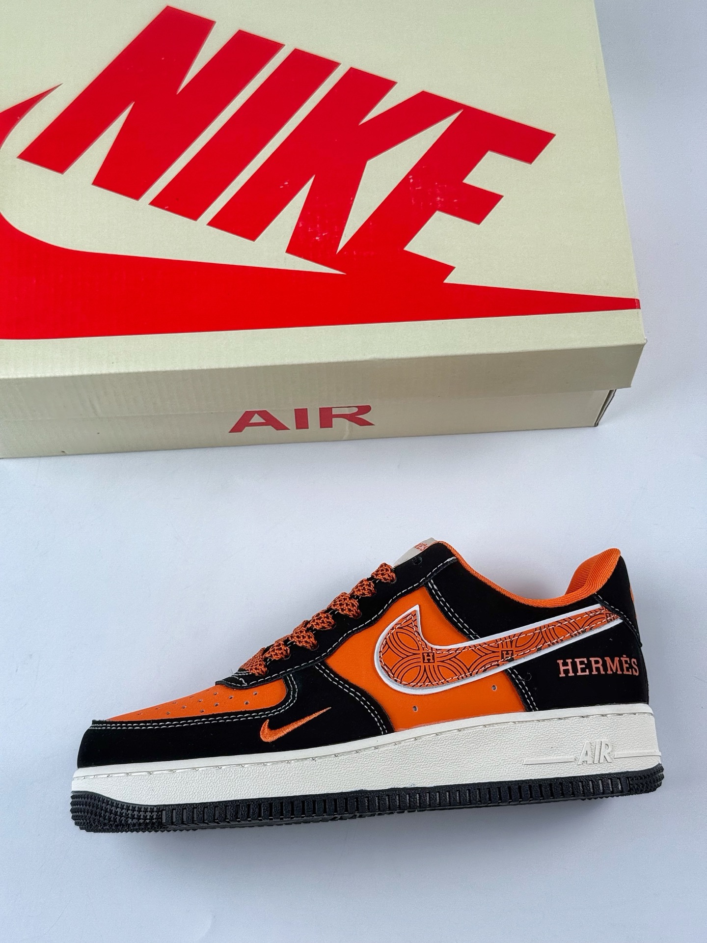 Nike Air Force 1 Low 07 x HERMES 黑橙小勾满天星 XL1979-112-High Quatity Cheap Brand wholesale wholesaler seller Clothes Bags handbags Sneakers Top Fashion Clothing Shoes from China Factory Chinese suppliers best Quality Beautiful Price Nike Air Force 1 Low 07 x HERMES 黑橙小勾满天星 XL1979-112
