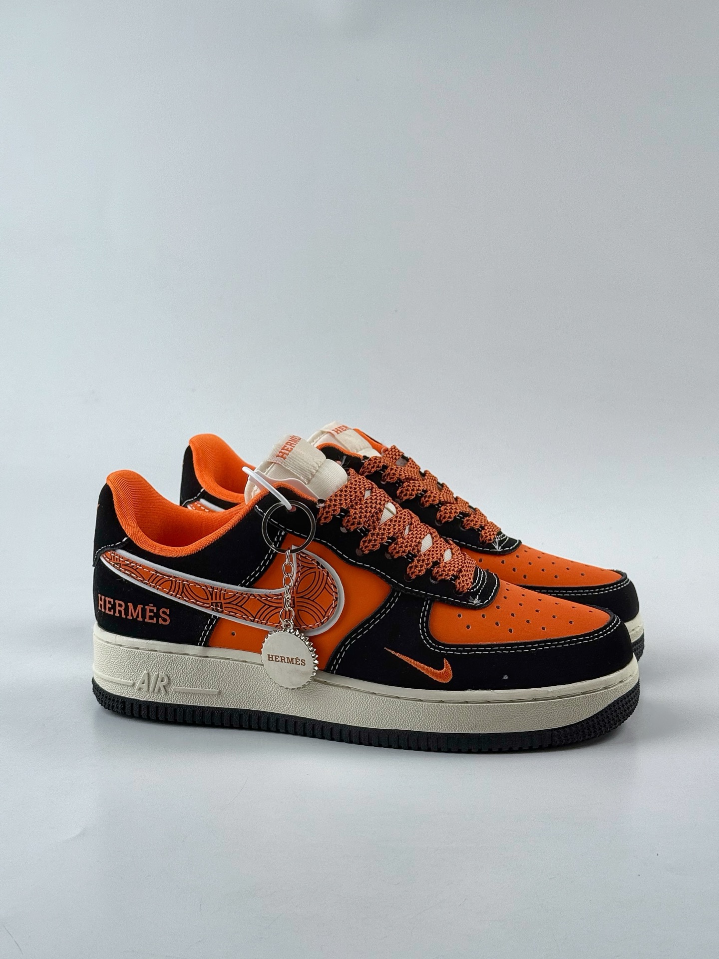 Nike Air Force 1 Low 07 x HERMES 黑橙小勾满天星 XL1979-112-High Quatity Cheap Brand wholesale wholesaler seller Clothes Bags handbags Sneakers Top Fashion Clothing Shoes from China Factory Chinese suppliers best Quality Beautiful Price Nike Air Force 1 Low 07 x HERMES 黑橙小勾满天星 XL1979-112