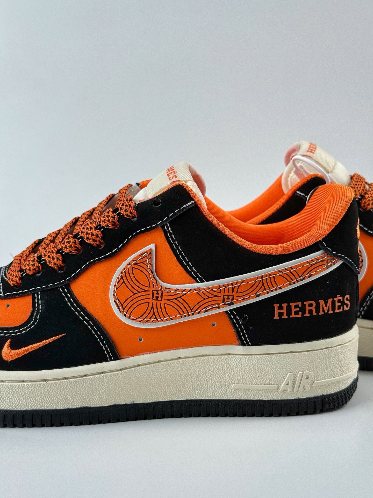 Nike Air Force 1 Low 07 x HERMES 黑橙小勾满天星 XL1979-112-High Quatity Cheap Brand wholesale wholesaler seller Clothes Bags handbags Sneakers Top Fashion Clothing Shoes from China Factory Chinese suppliers best Quality Beautiful Price Nike Air Force 1 Low 07 x HERMES 黑橙小勾满天星 XL1979-112