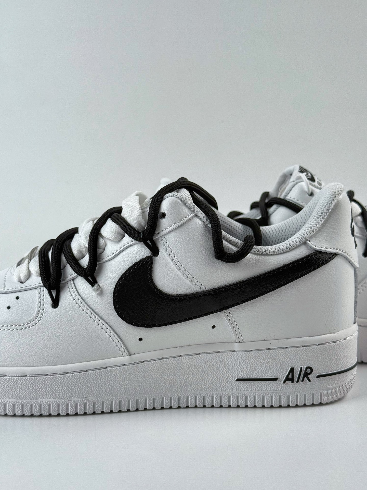 Nike Air Force 1 Low 07 白黑绑带 CW2288-111