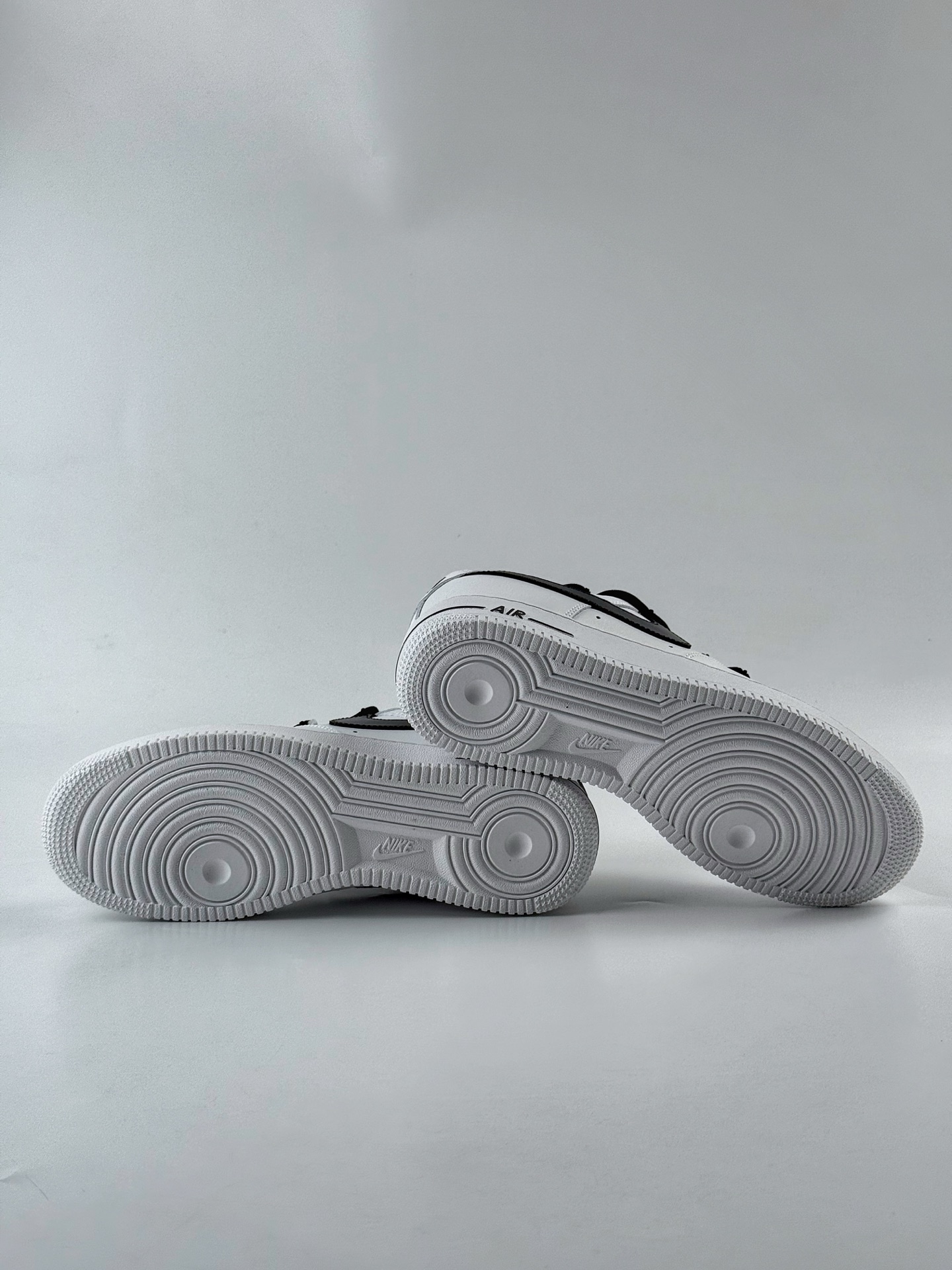Nike Air Force 1 Low 07 白黑绑带 CW2288-111