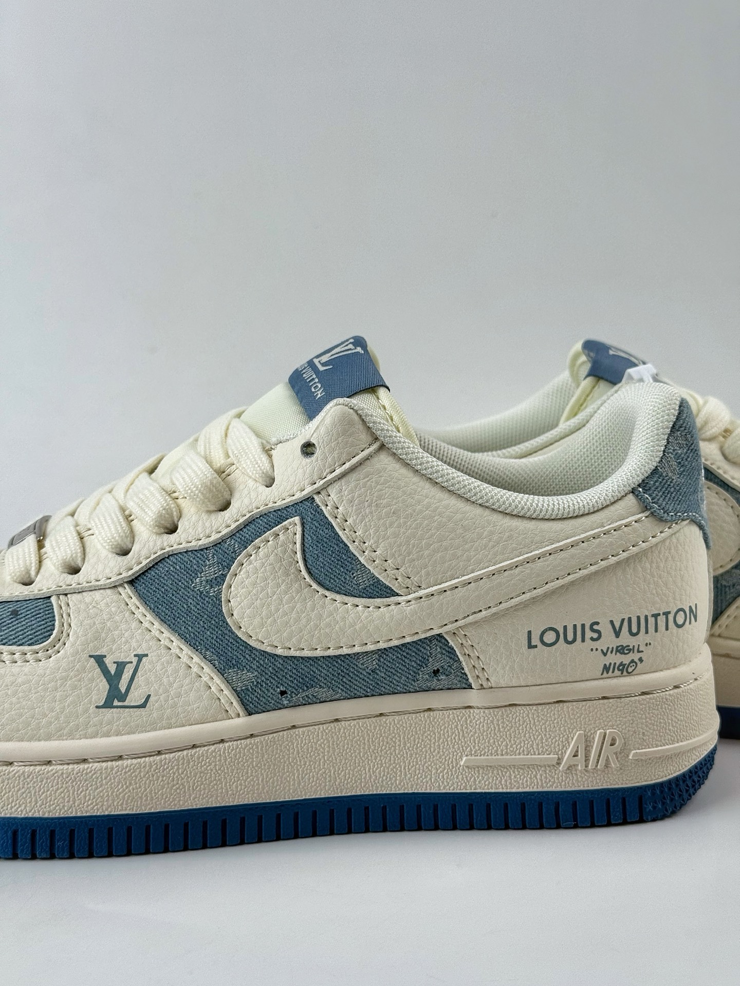 Nike Air Force 1 Low 07 x Louis Vuitton 白蓝 XD2588-606