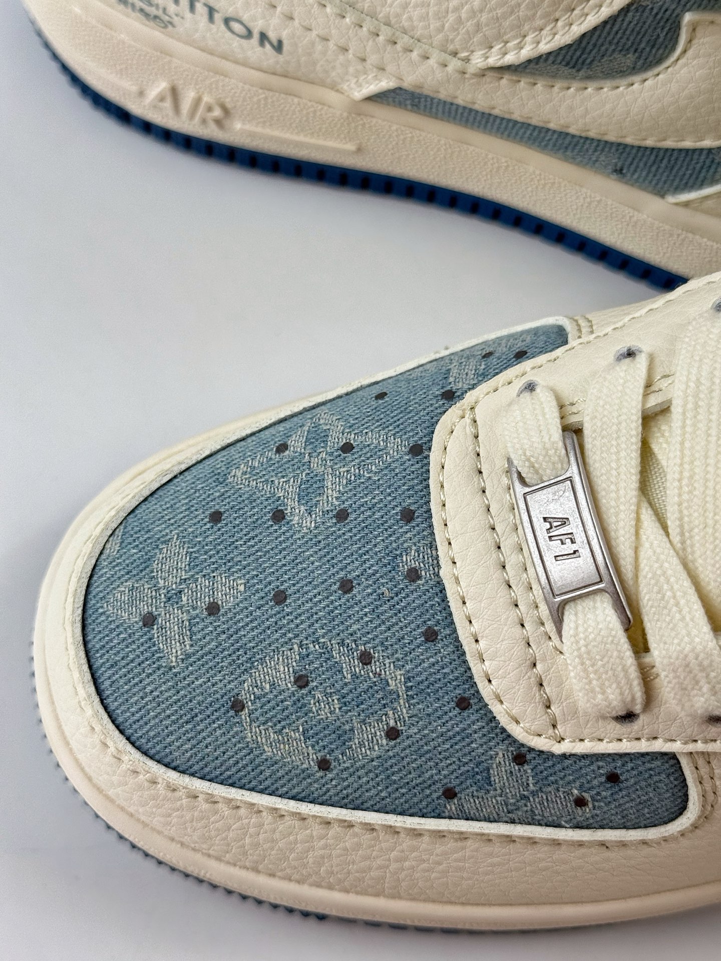 Nike Air Force 1 Low 07 x Louis Vuitton 白蓝 XD2588-606