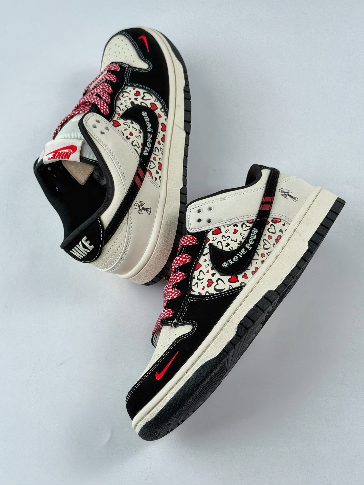 Nike SB Dunk Low 十字架 黑白红小勾满天星 SR8888-011