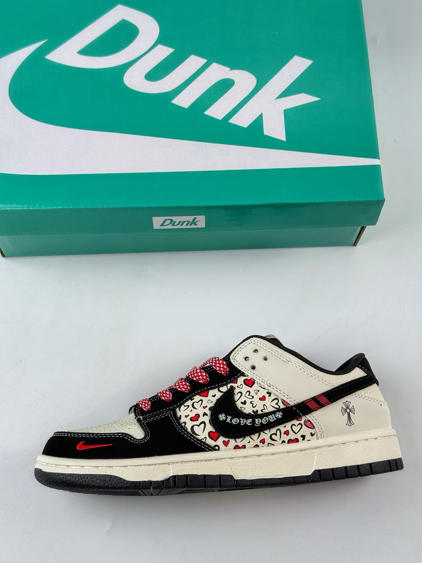 Nike SB Dunk Low 十字架 黑白红小勾满天星 SR8888-011