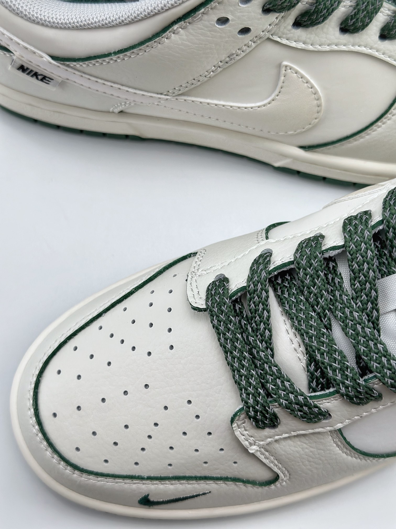 Nike SB Dunk Low Pearlescent Green KK0517-006