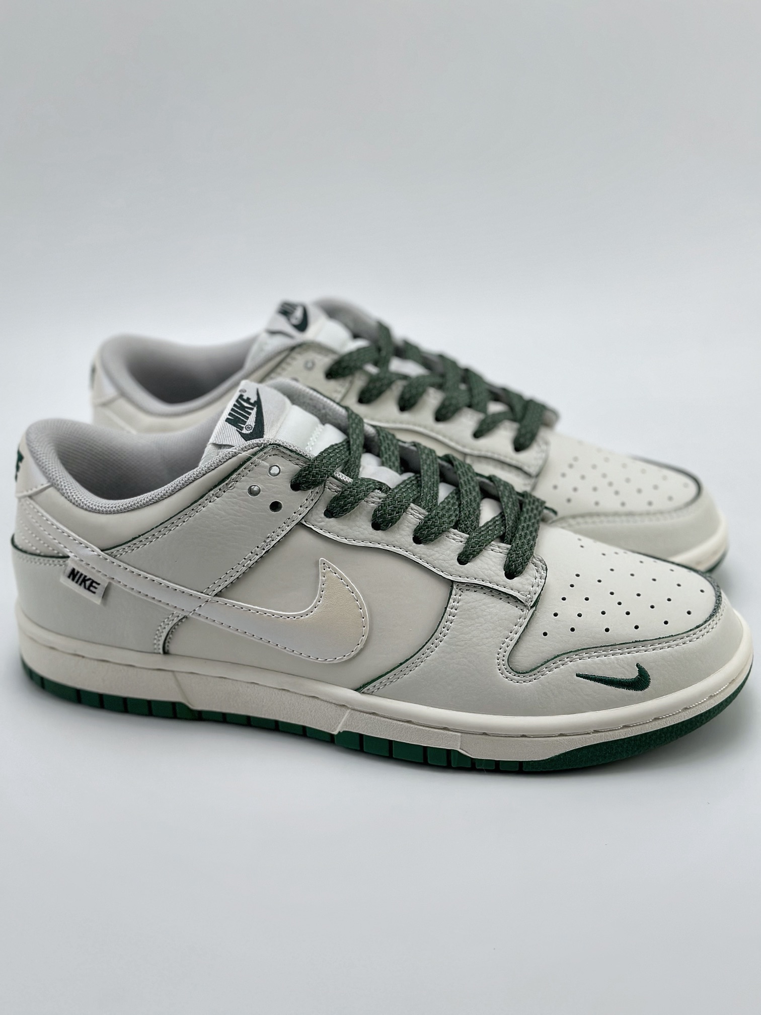 Nike SB Dunk Low Pearlescent Green KK0517-006