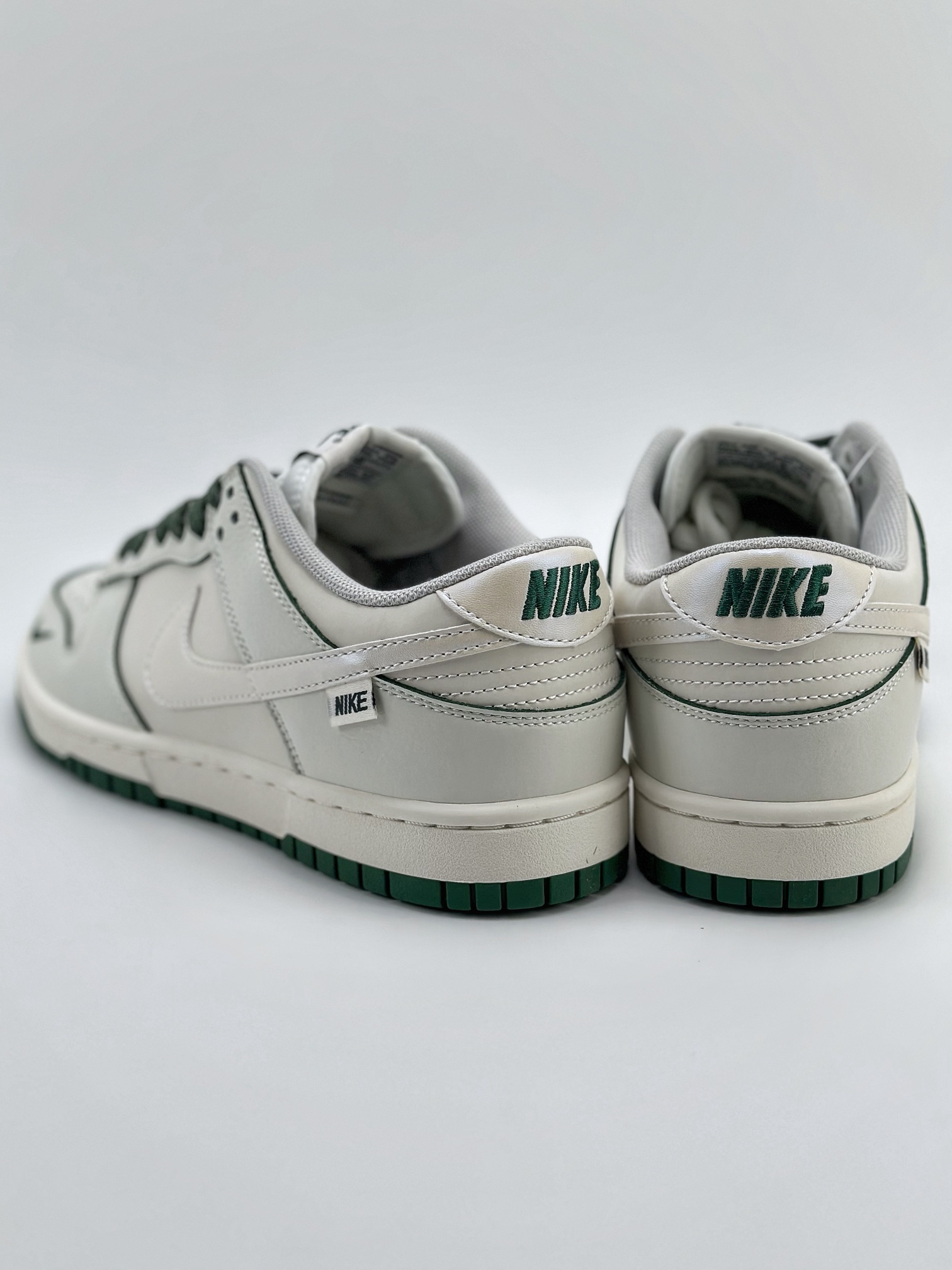 Nike SB Dunk Low Pearlescent Green KK0517-006