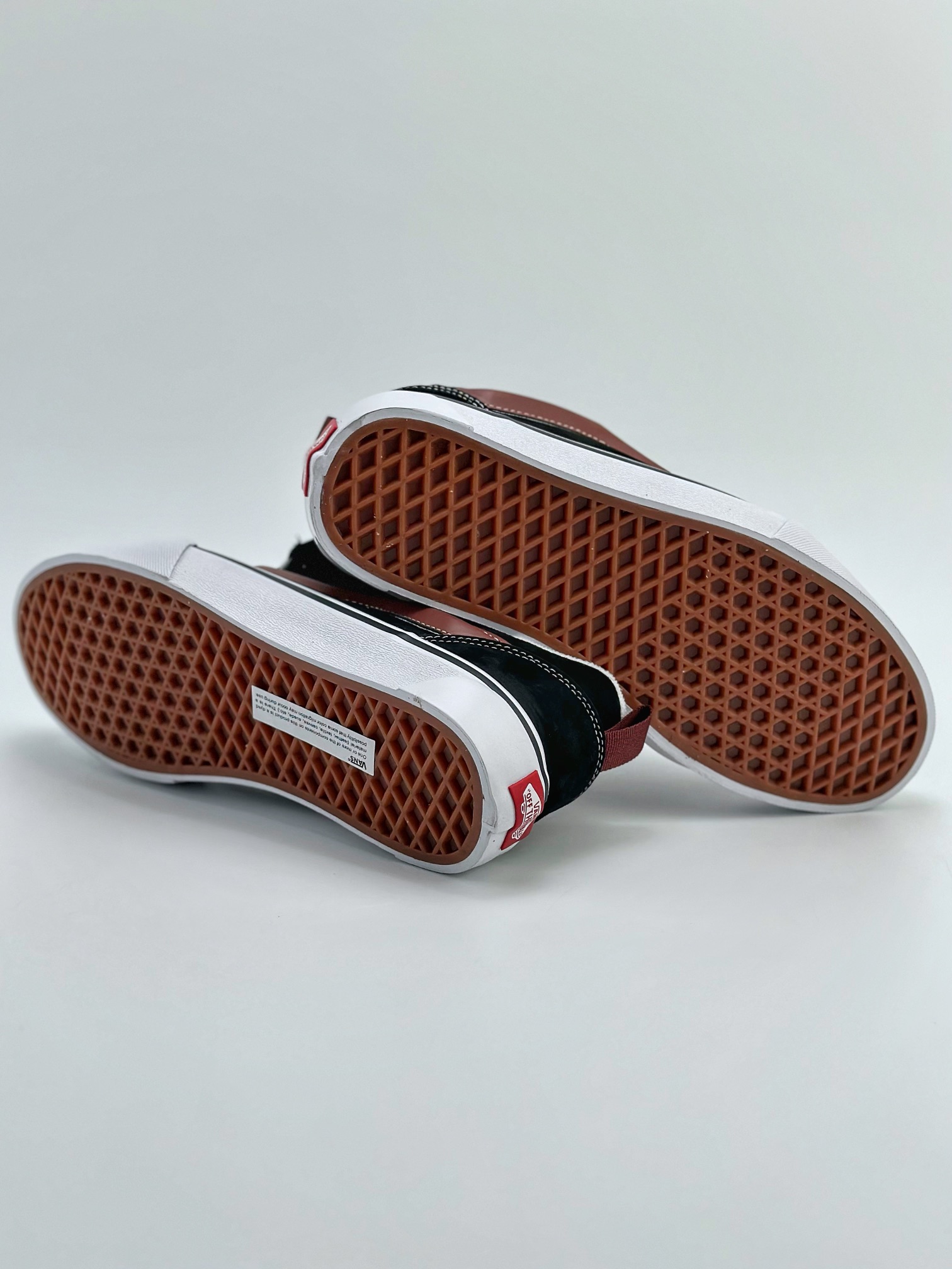 Vans Classics Knu Skool 2023 Fall Fat Big Logo Black and White Classic Bread Shoes