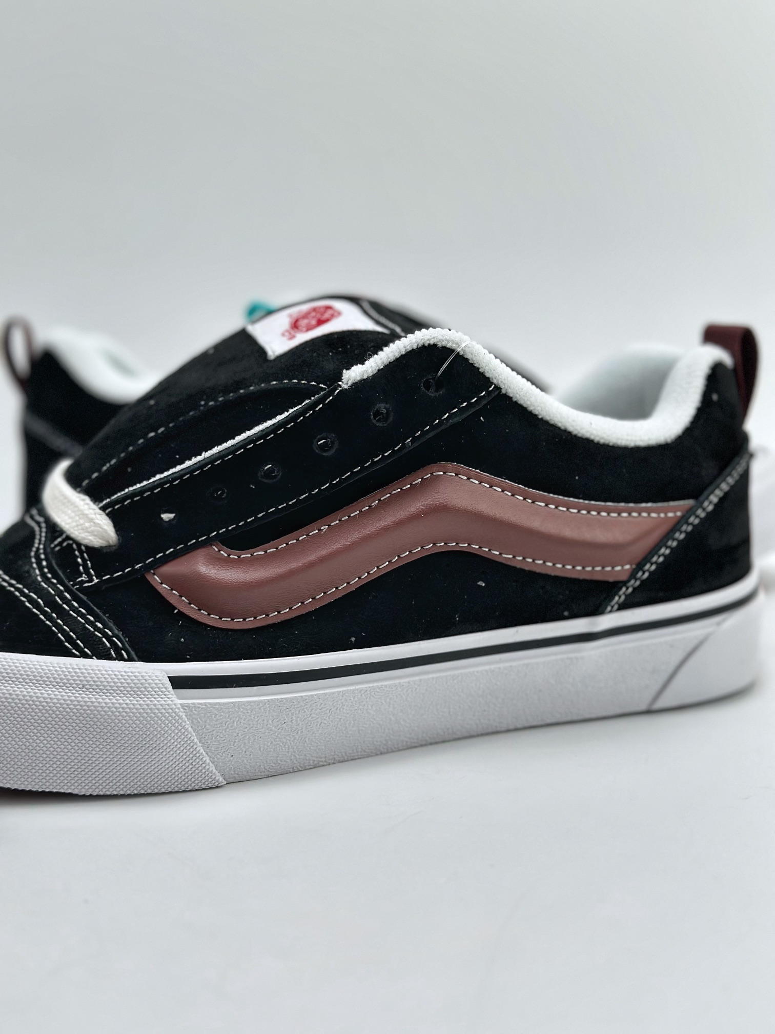 Vans Classics Knu Skool 2023 Fall Fat Big Logo Black and White Classic Bread Shoes