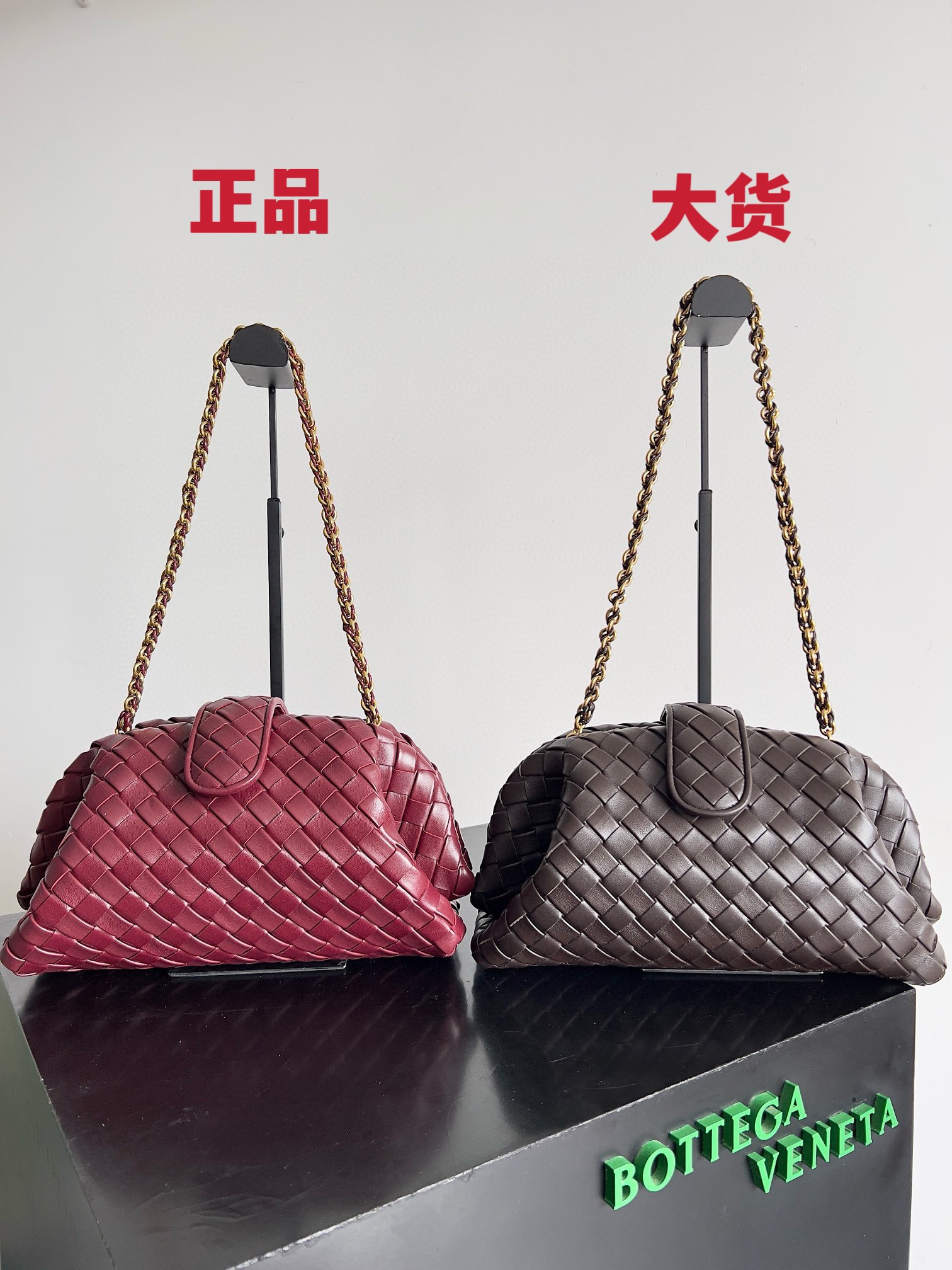 NO:182440,Genuine VS Big Goods. I'll say important things three times, original sheepskin, original sheepskin, original sheepskin. It's better to brag about it than to have some practical things. Just look at the details. Special BV, bottega veneta, sheepskin19860909正品VS大货 重要事情说三遍,原厂羊皮,原厂羊皮,原厂羊皮,吹嘘太多还不如来点实际的,看细节就完事了,特级BV,bottega veneta,sheepskin,Bag