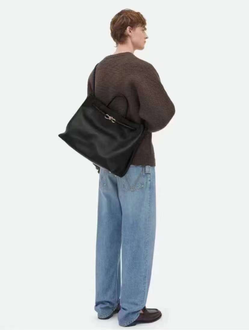 Bottega Veneta The online picture is for sale for more than 40,000 yuan
