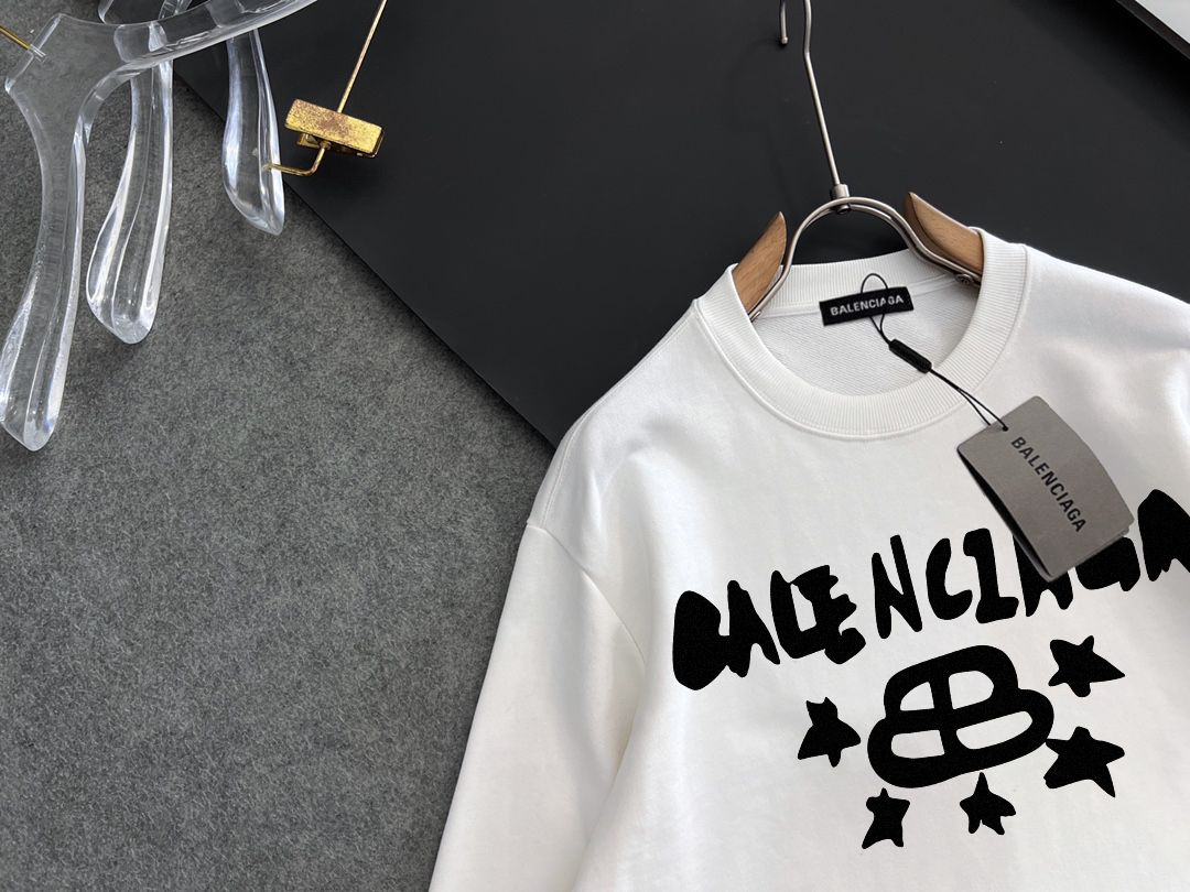 BALENCIAGA 秋冬新作 男女兼用クラシックスウェット