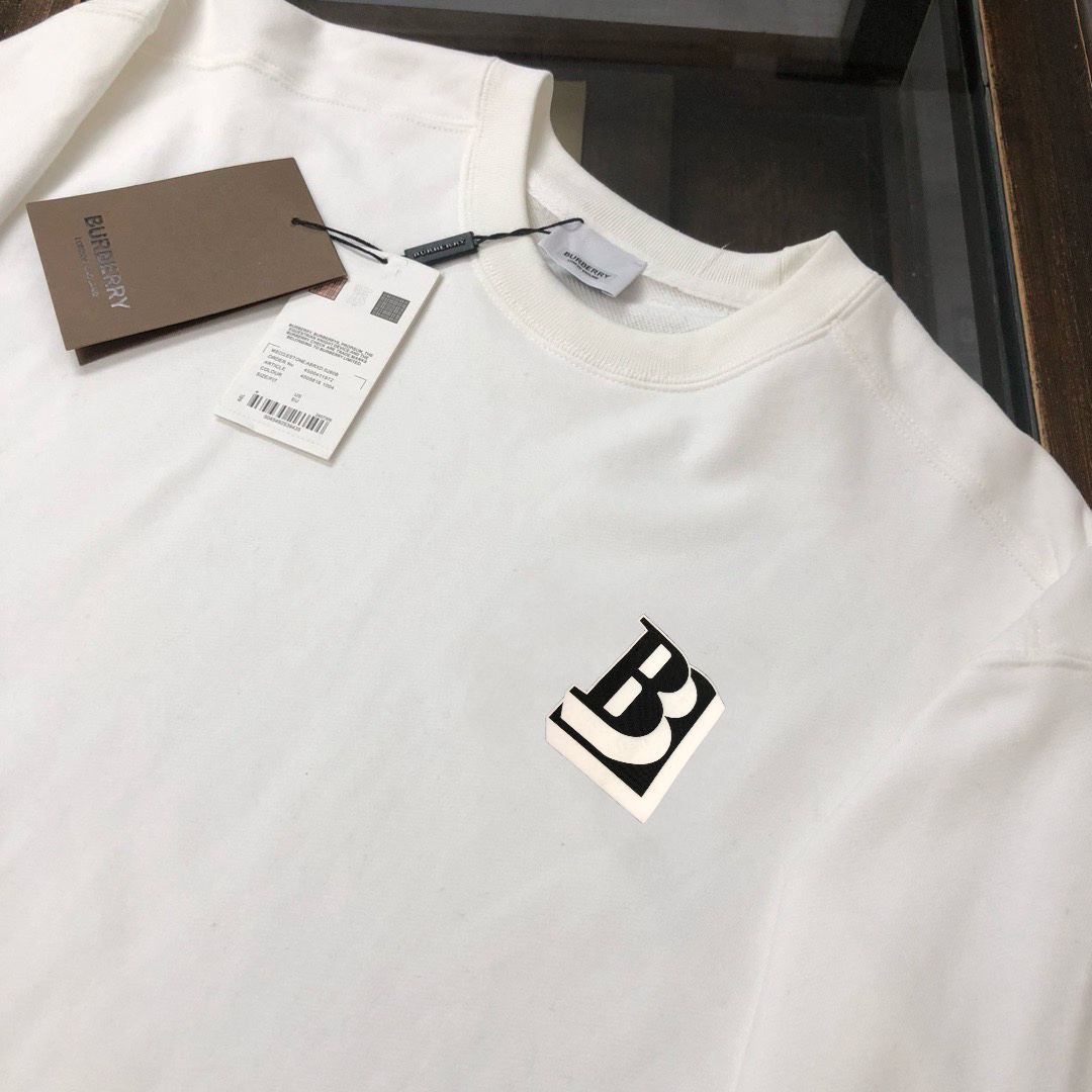 Burberry 巴宝莉 男女同款 丸首卫衣 - 快適な着心地と洗練されたデザイン