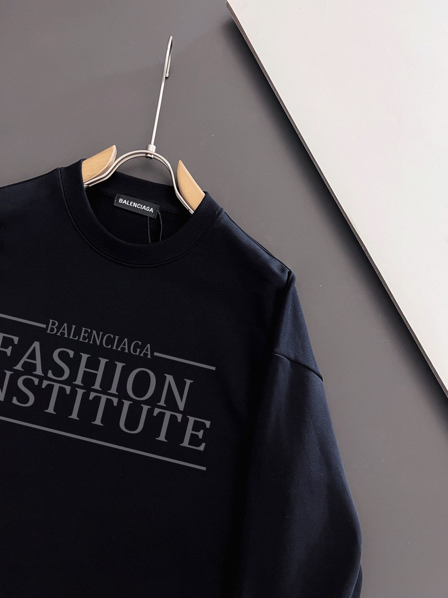 BALENCIAGA 秋冬新作衛衣 - クラシックデザインと高品質素材