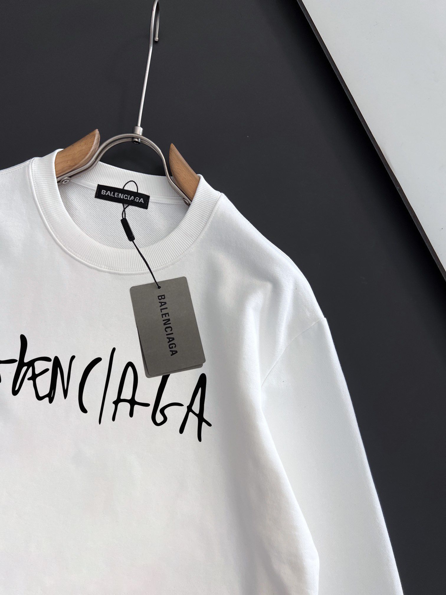 BALENCIAGA 秋冬新款衛衣 - クラシックデザインと贅沢な素材